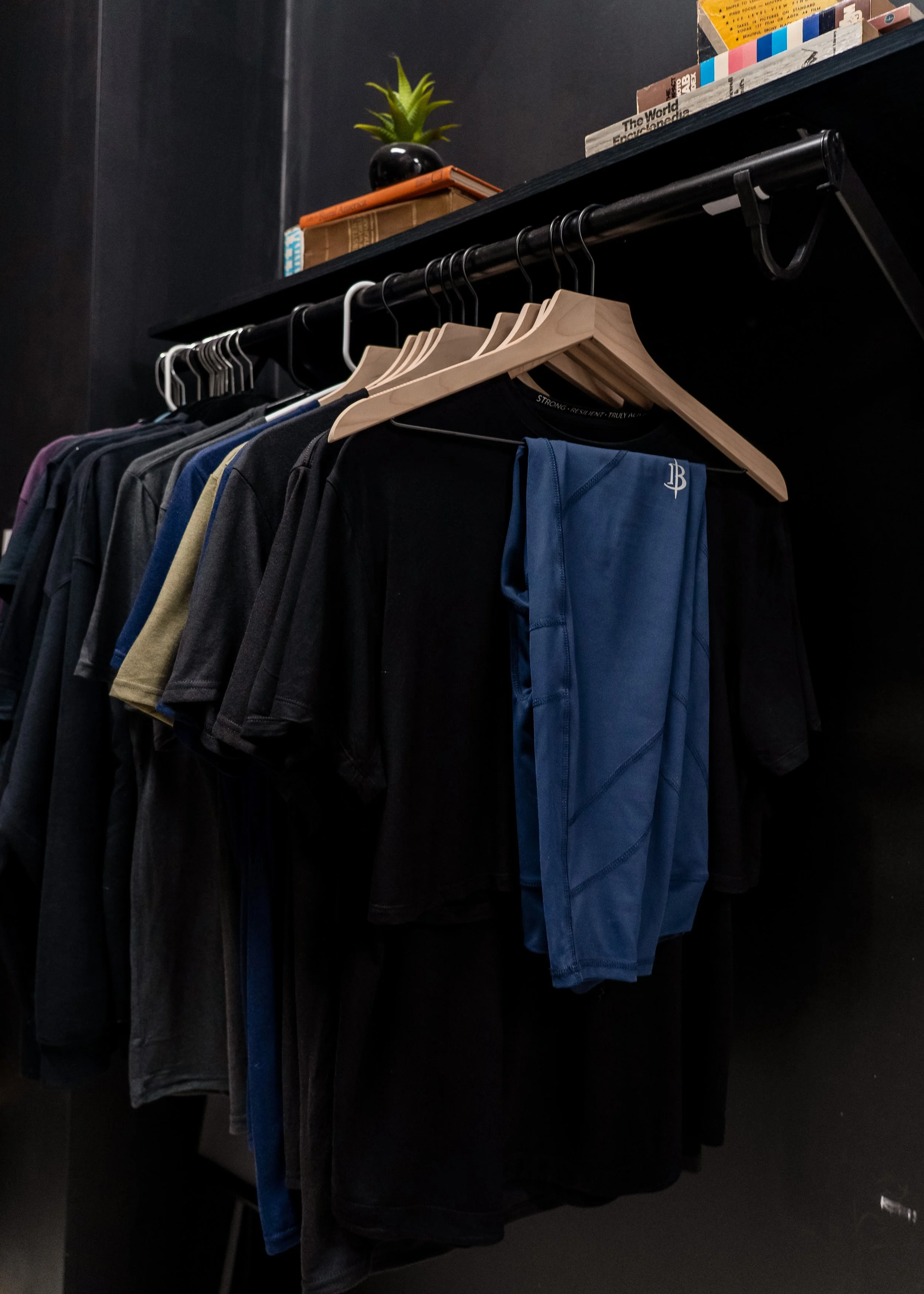 Iron_and_Bone_athletic_apparel_t_shirts_leggings_crop_tops