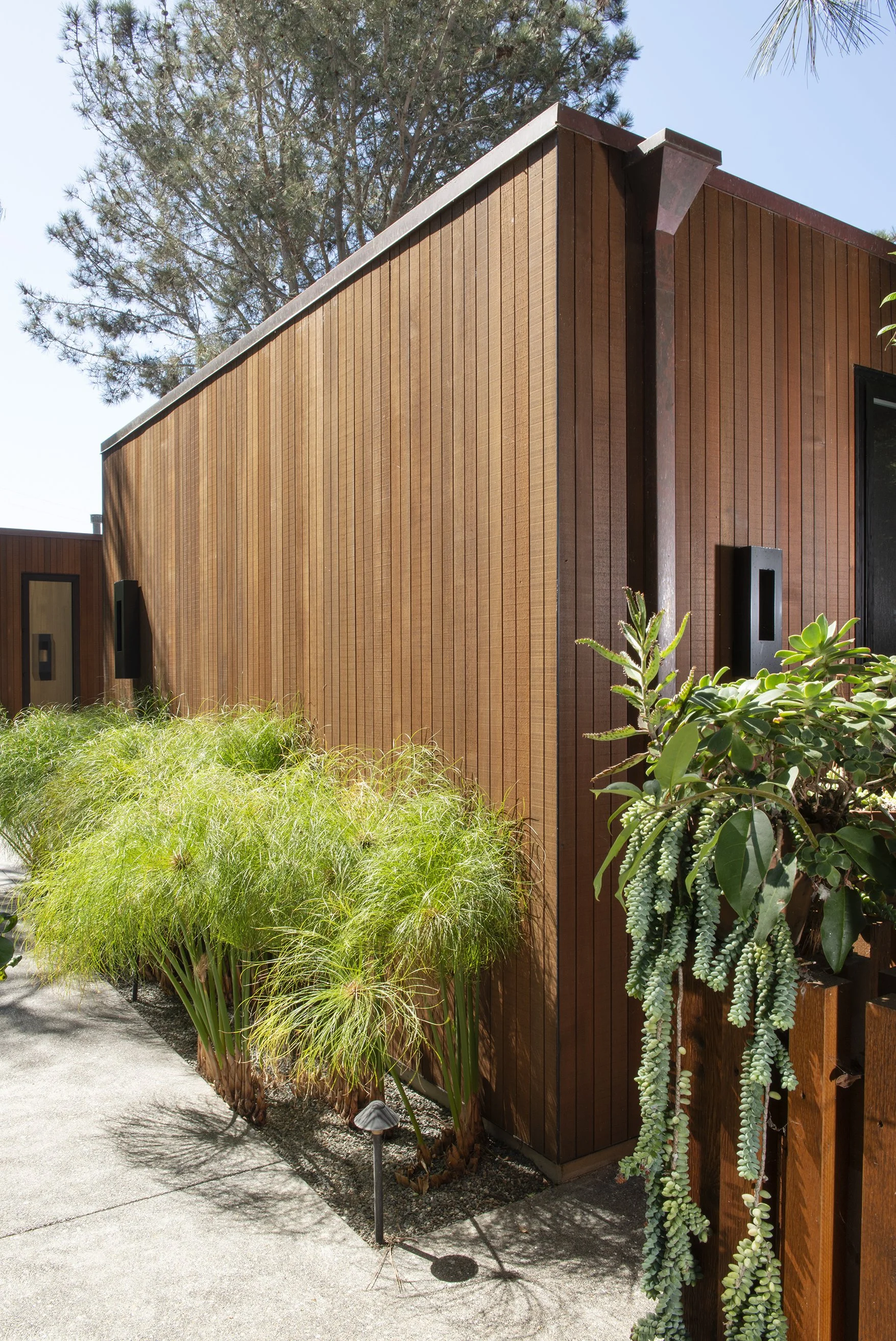 DCAP_GLA_Del Mar_Landscaping_Front_2.jpg