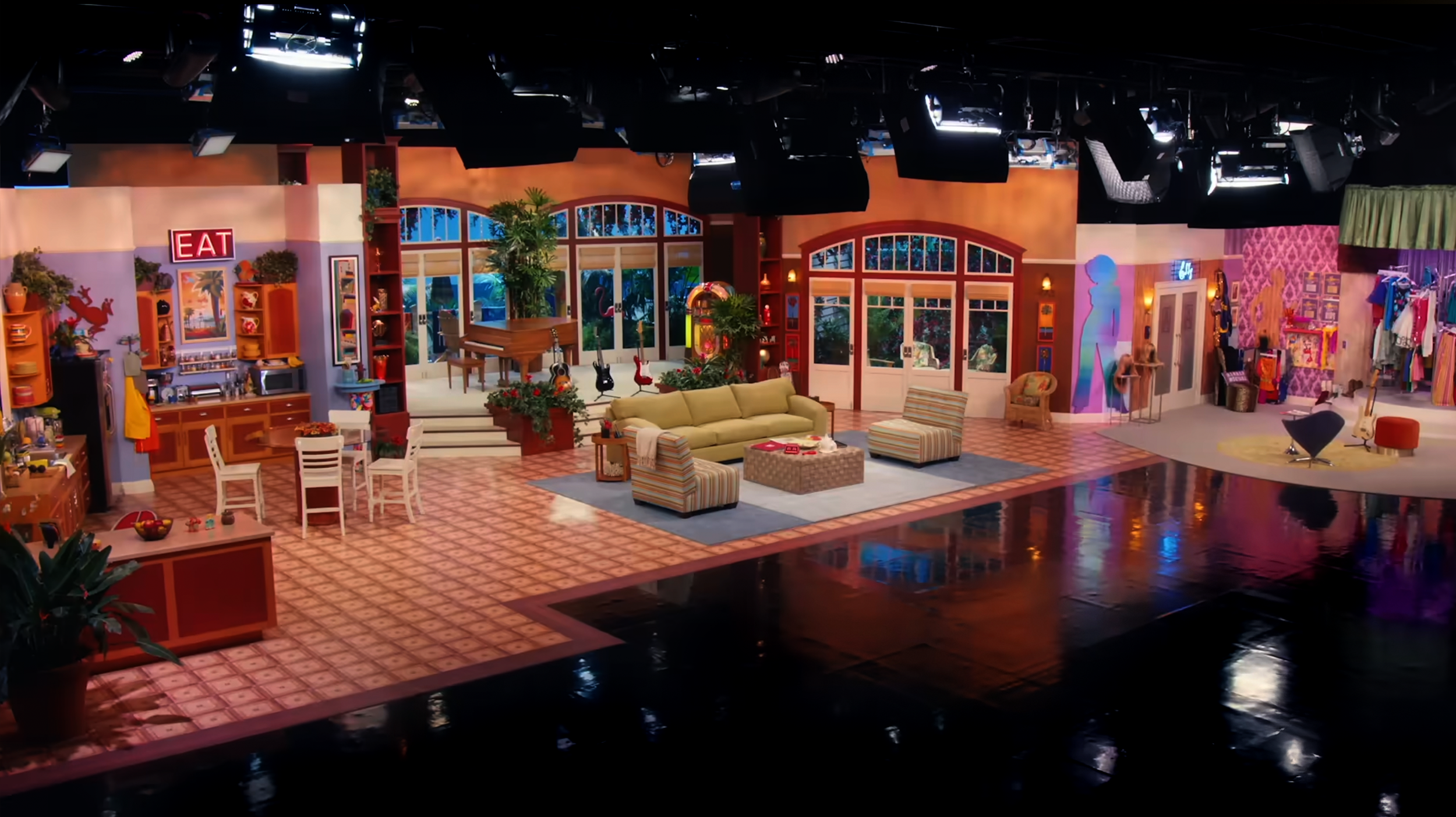 Hannah Montana 20th Anniversary Special - Miley Cyrus production Design Set Recreations Performance