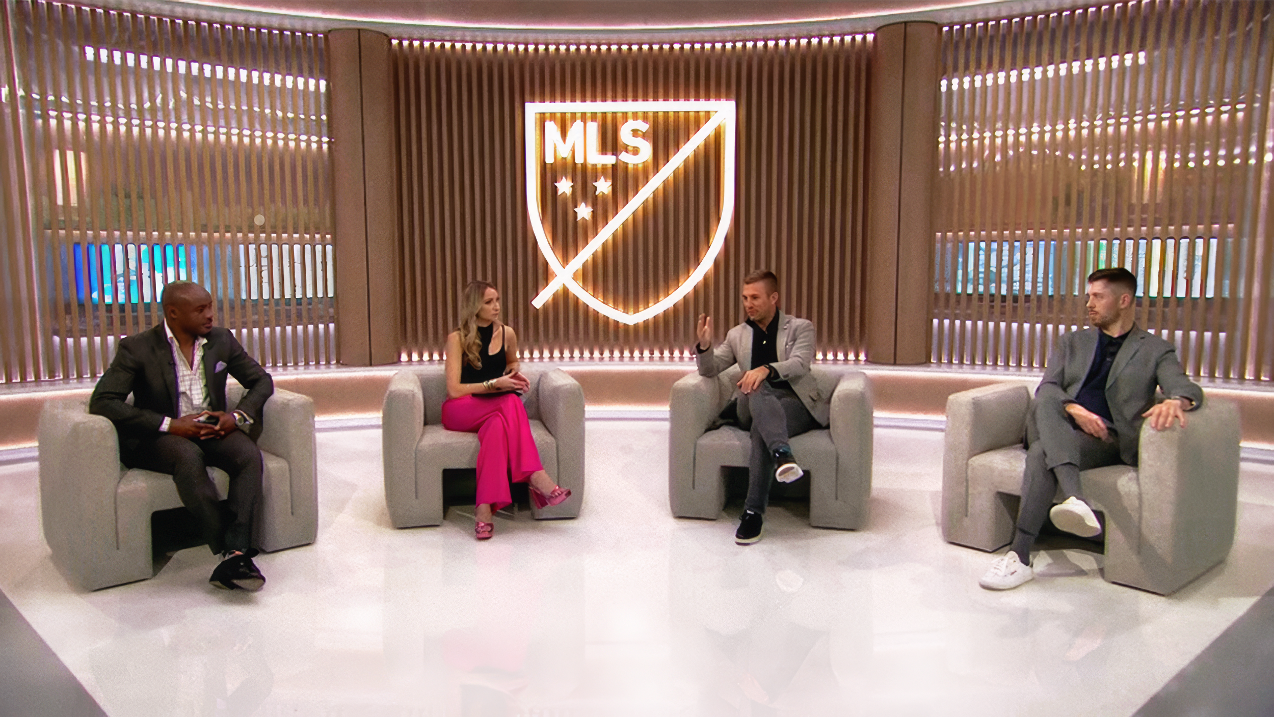 POST 6 CAROUSEL 1_2500w.png