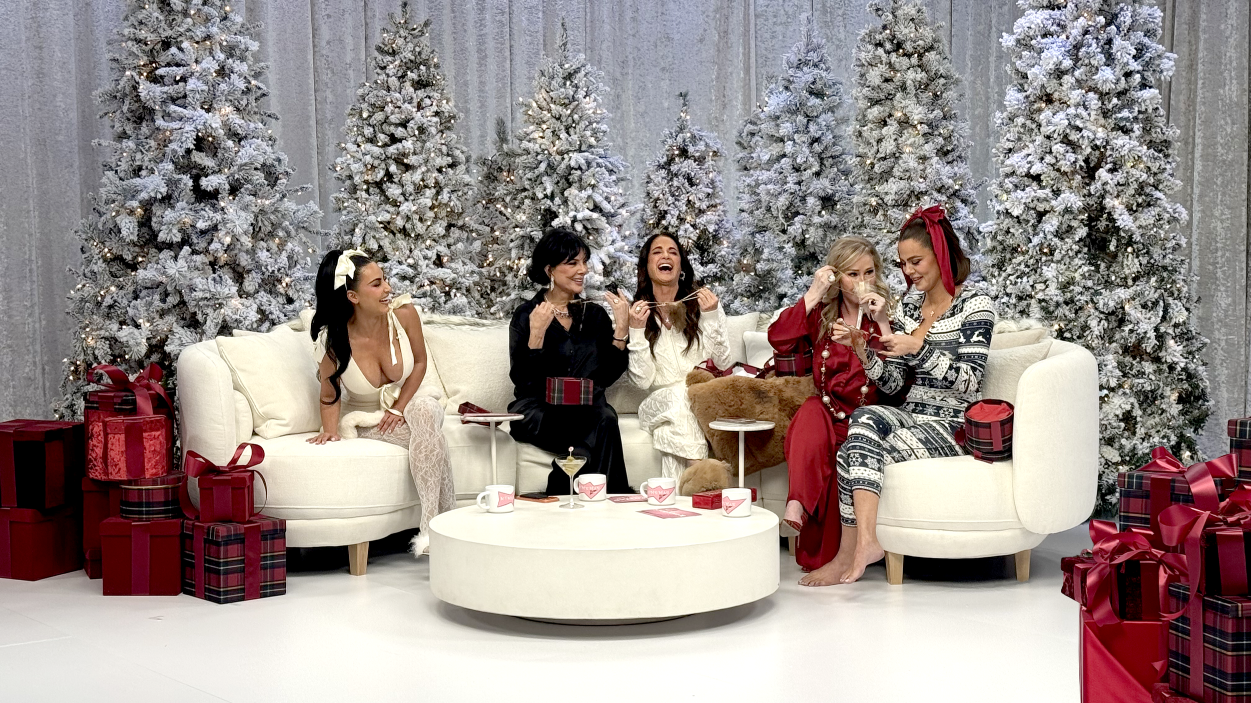 KIMSMAS / Live event on TikTok