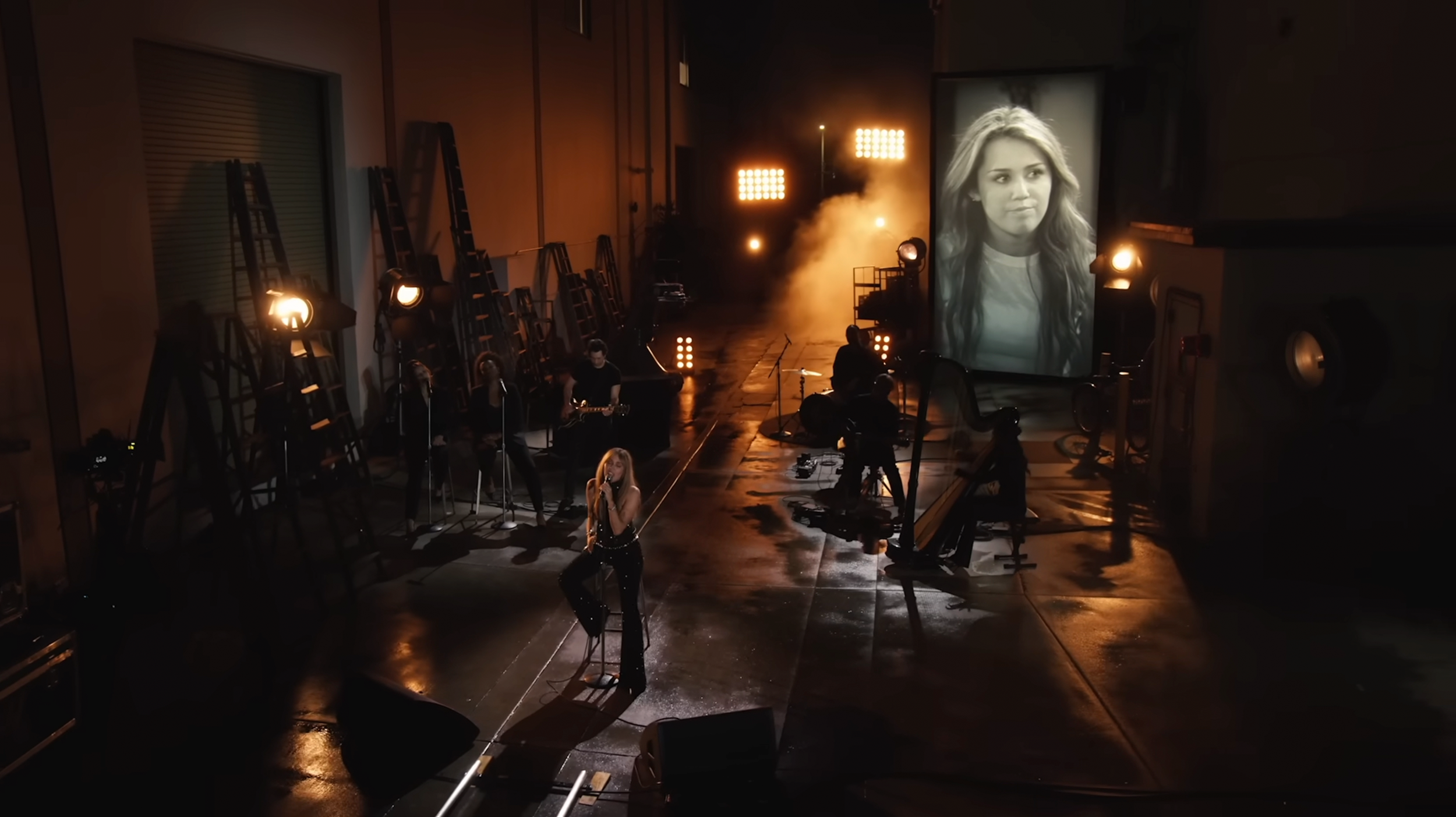 Hannah Montana 20th Anniversary Special - Miley Cyrus Younger You Performance Jib