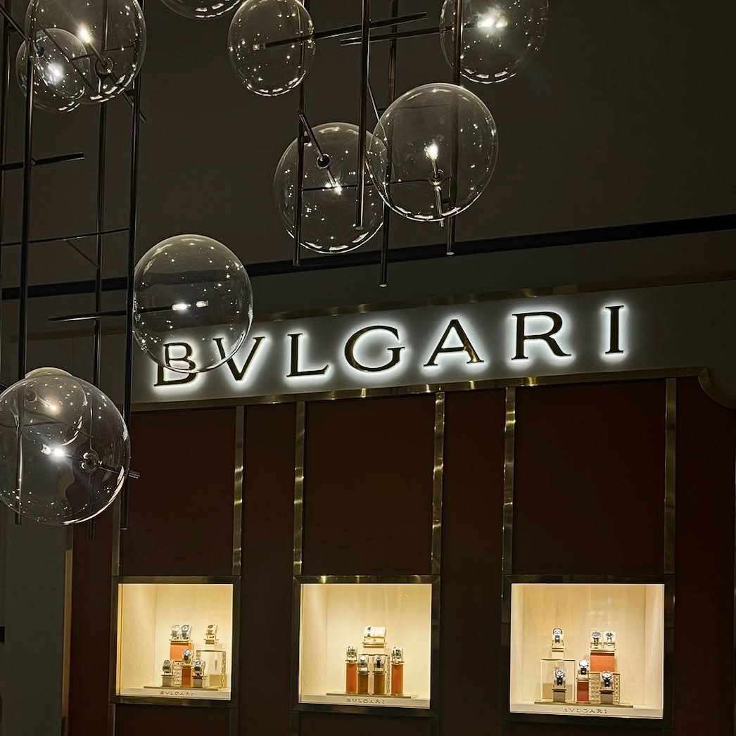@bvlgari ✨✨✨
.
.
.
#LuxuryLifestyle #Opulence #ExquisiteLiving #HighEndStyle #LuxuryVibes #SophisticatedLiving #Elegance #ChicLiving #RefinedTaste #ExclusiveLife #EliteLiving #WealthAndLuxury #LuxuryGoals #UpscaleLiving #BespokeLife #FineLiving #Lavi