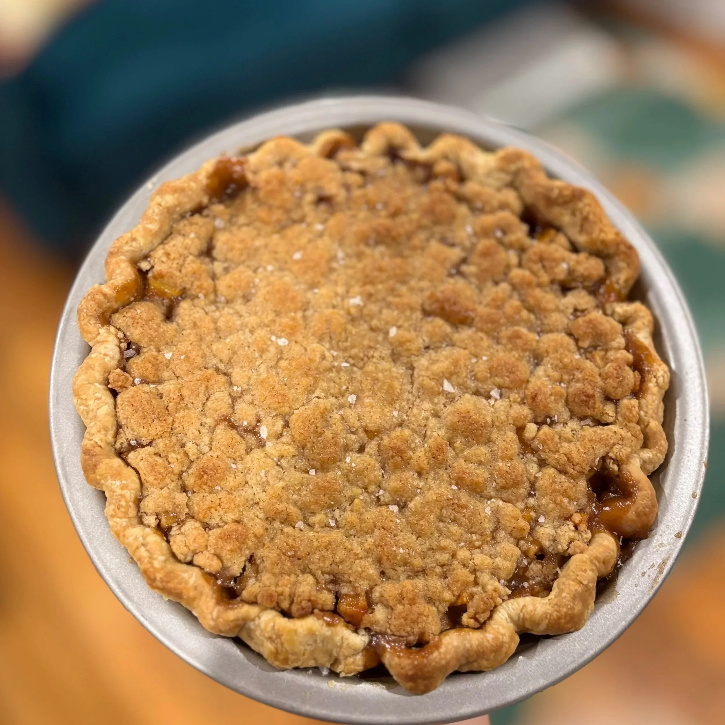 Apple crumb-top pie
