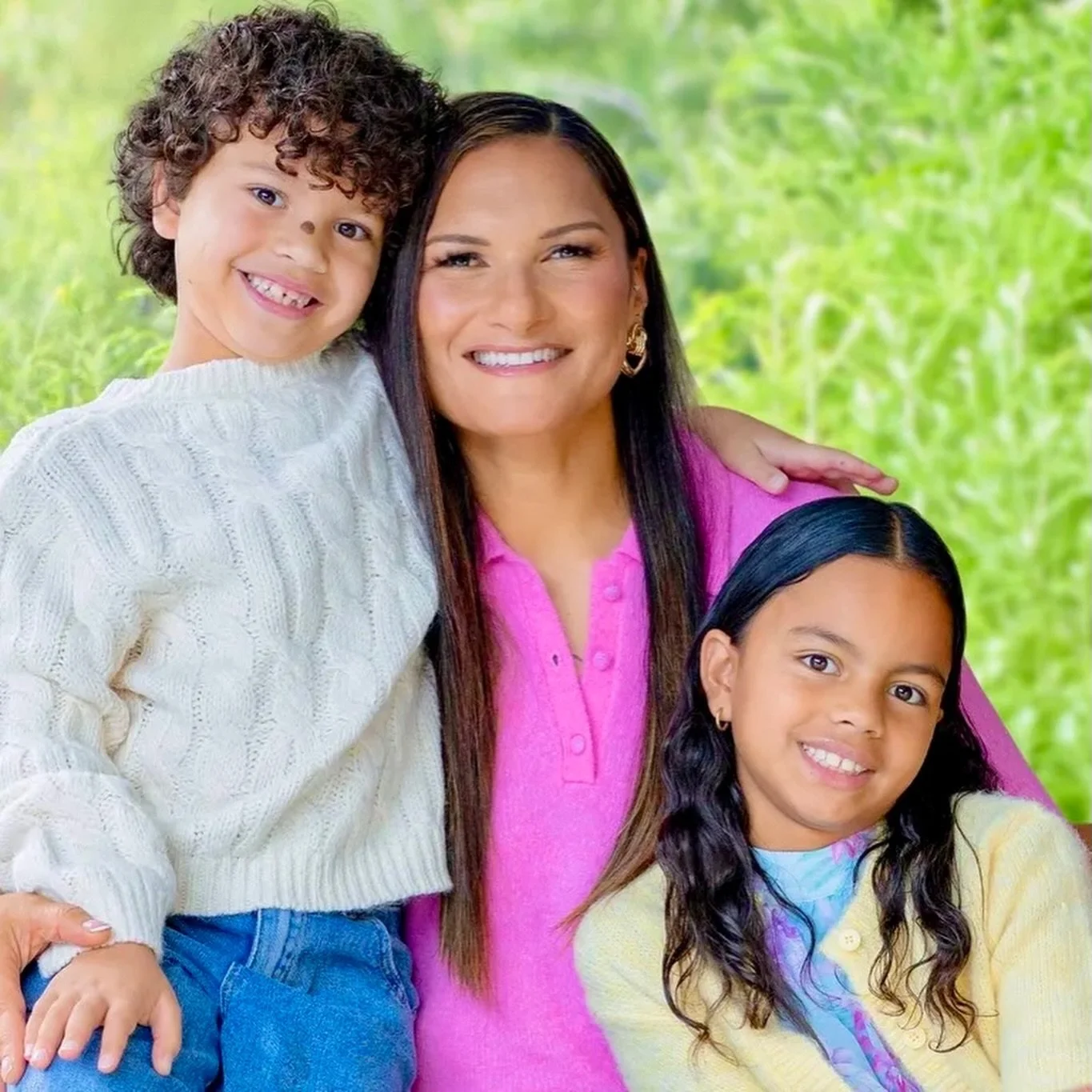 Feeling incredibly grateful to have been part of this recent beautiful photoshoot for @womansdaynz doing makeup and hairstyling for the inspiring Dame Valerie Adams @valerieadams84 with her beautiful children in her support of Jammies for June and th