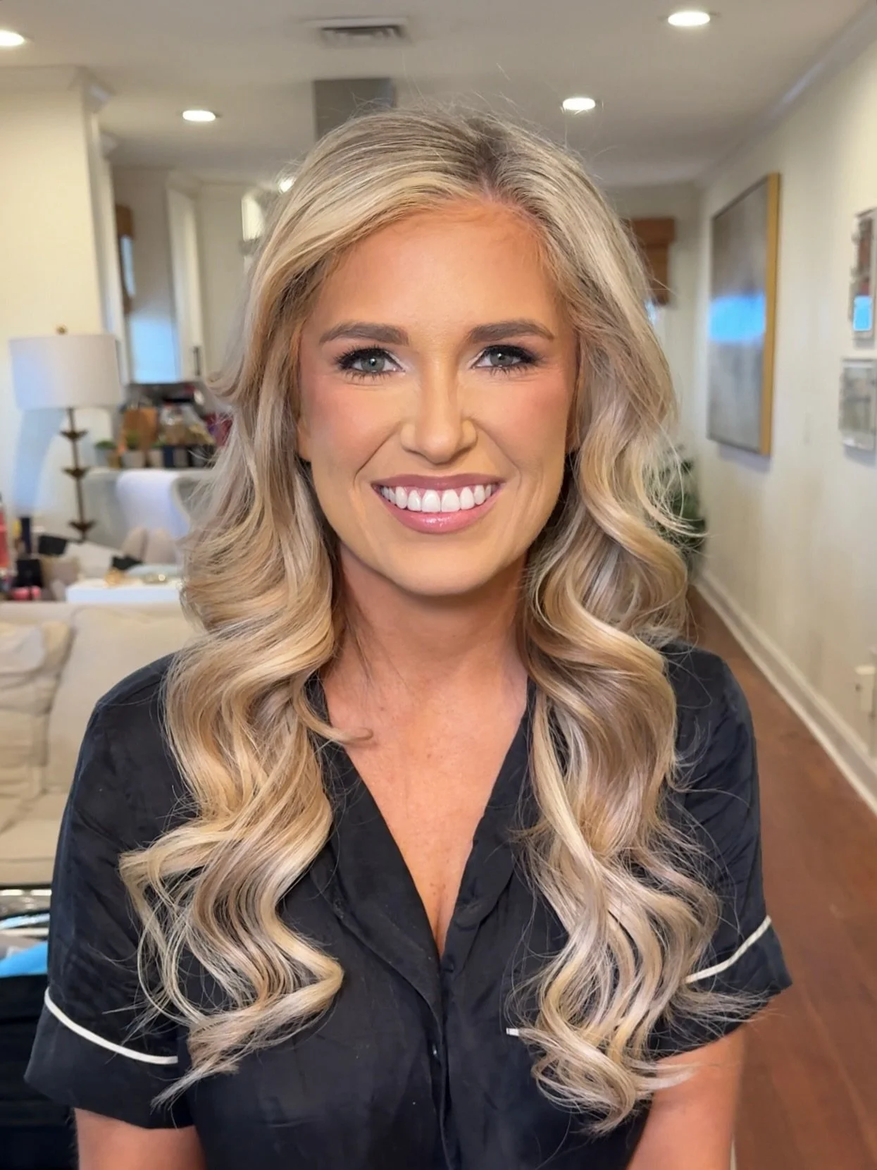 The glam was easy. Picking one photo&hellip; impossible 🤣

#nolahmua #nolamakeup #hairstyles #louisianahmua #bridalstylist