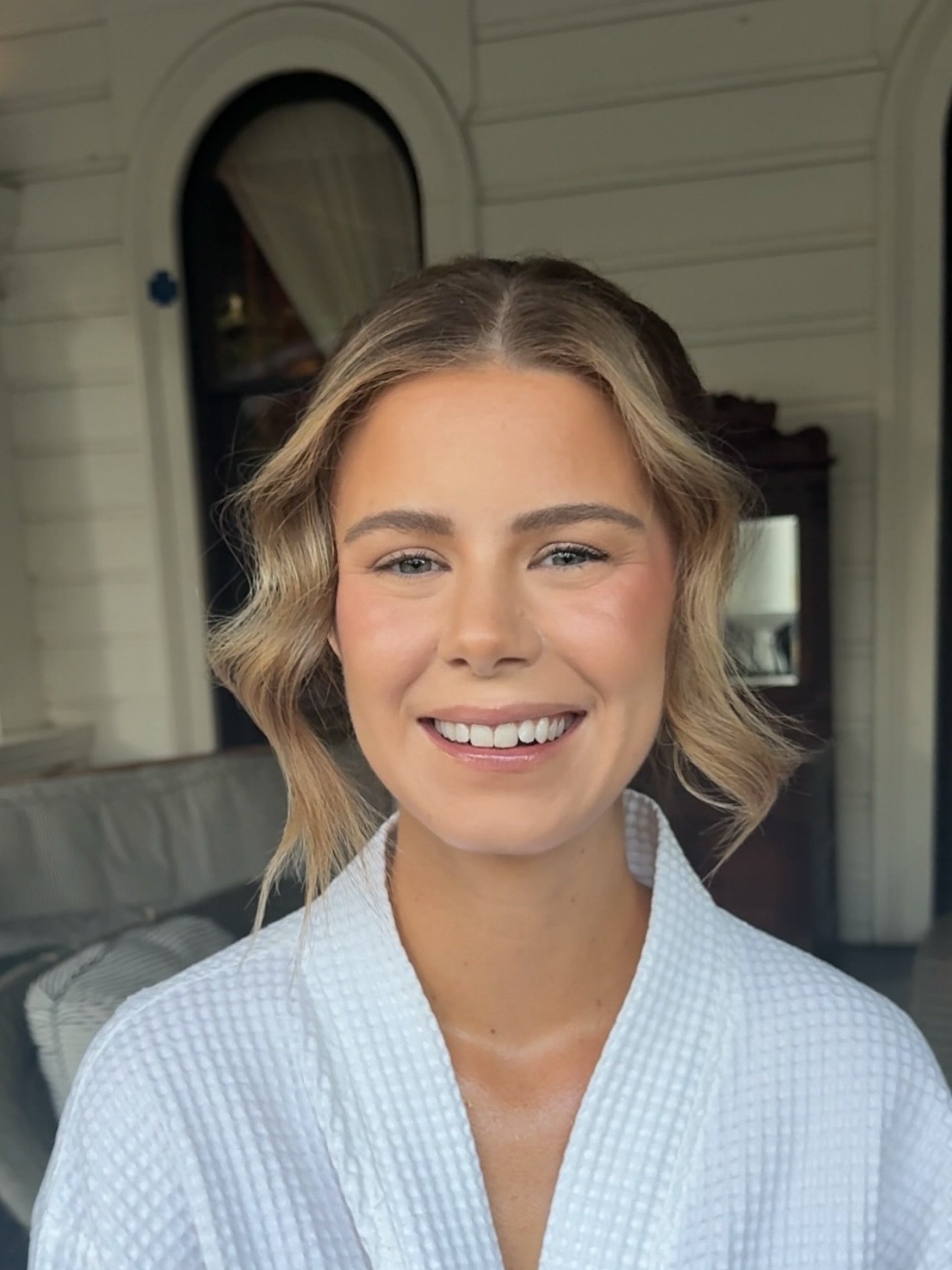 Rehearsal dinner makeup formula: glowy skin and natural lashes 

Hair and makeup by me