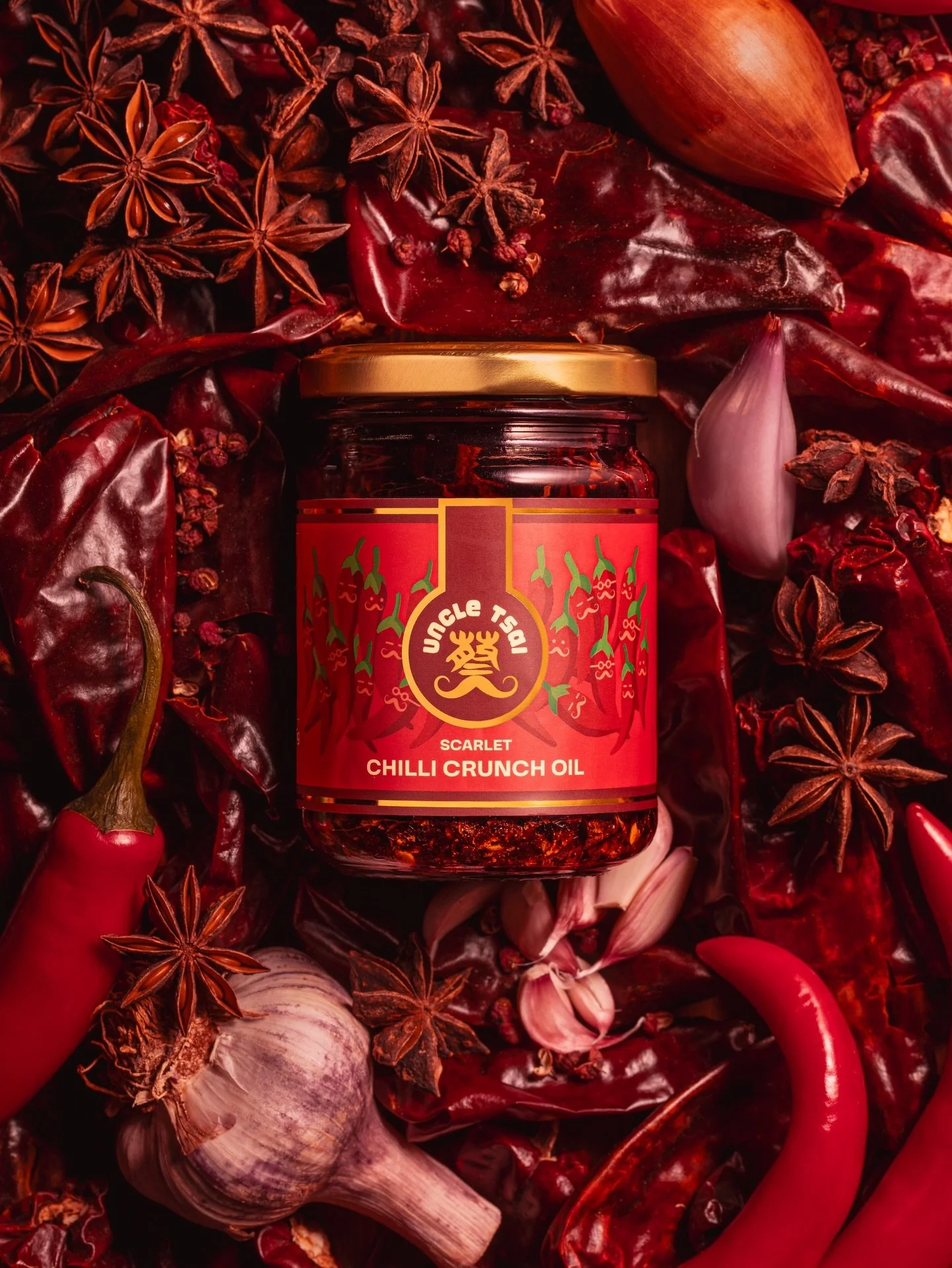 Scarlet Chilli crunch oil 🌶️ 🔥 

The crispiest chilli oil out there! heavily caramelised with lots of dried spices, super toasty, crunchy and flavourful. Dangerously addictive 

Captured in all its glory by @jesse___thompson 

#uncletsai #handcraft