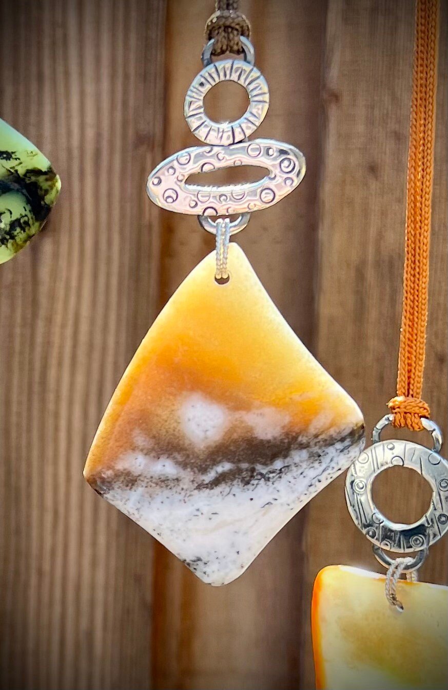 https://i.etsystatic.com/26136580/r/il/708144/6147033921/il_fullxfull.6147033921_a53q.jpg