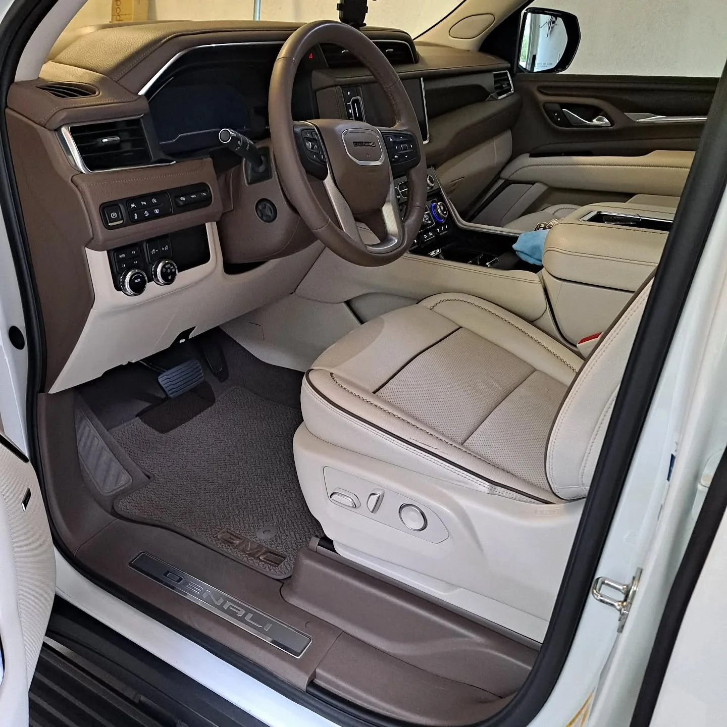 I've been slacking on posting, so here's some GMC goodness for you!
Book with W Detailing and get your ride looking new again
Get a quote at wdetailut.com or call 385-384-4276