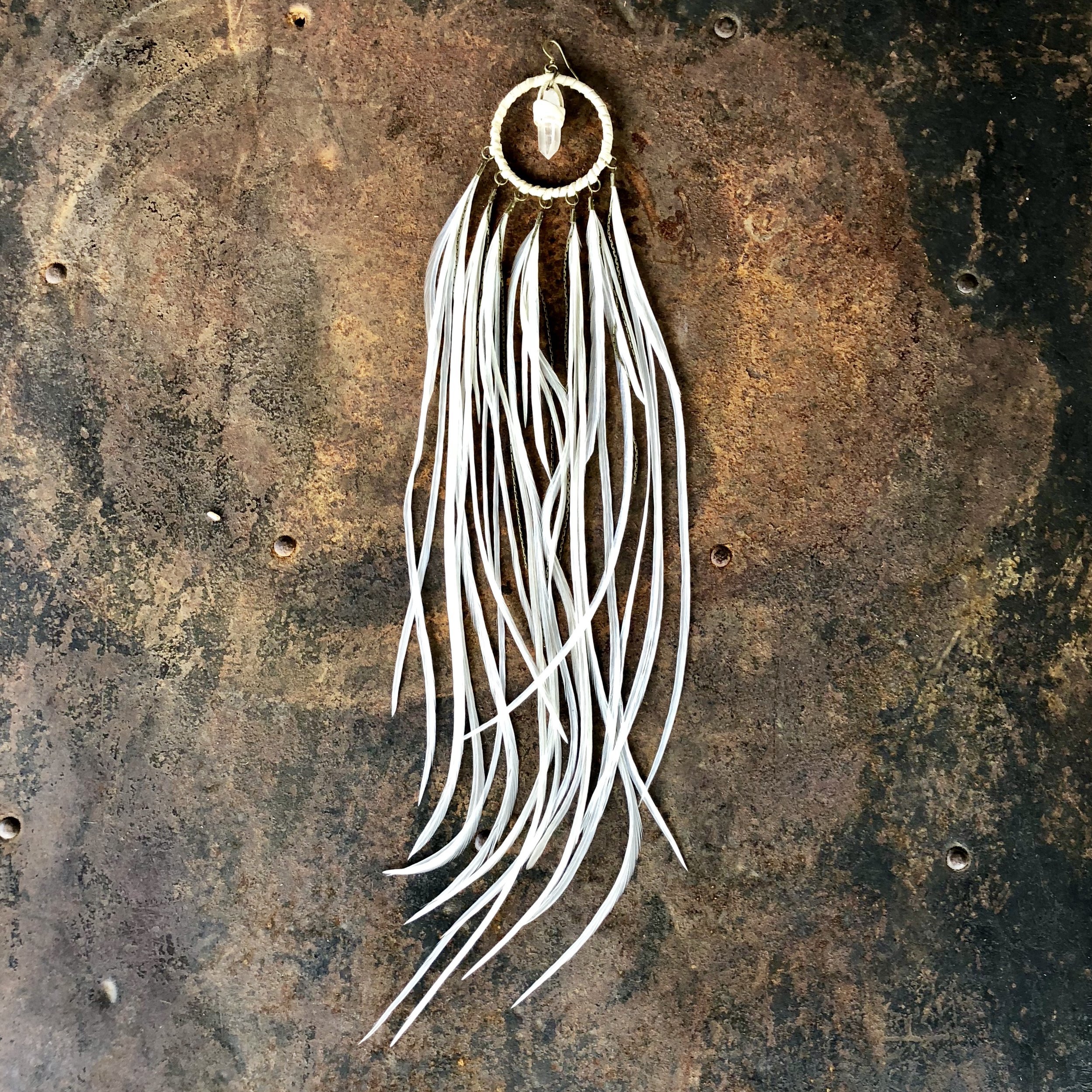 single-feather-earring-ivory-01.jpg