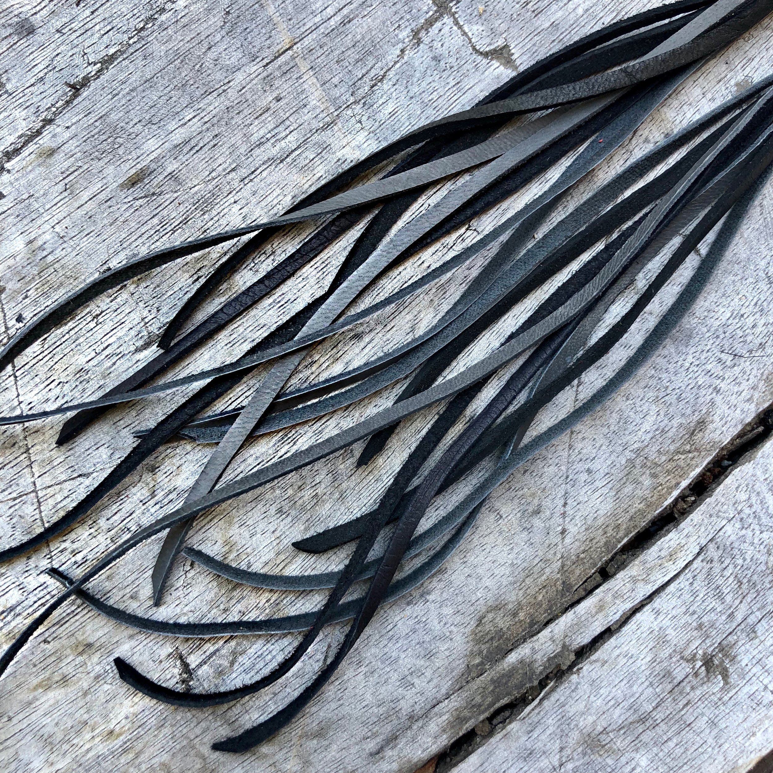 leather-tassel-earrings-charcoal-black-03.jpg