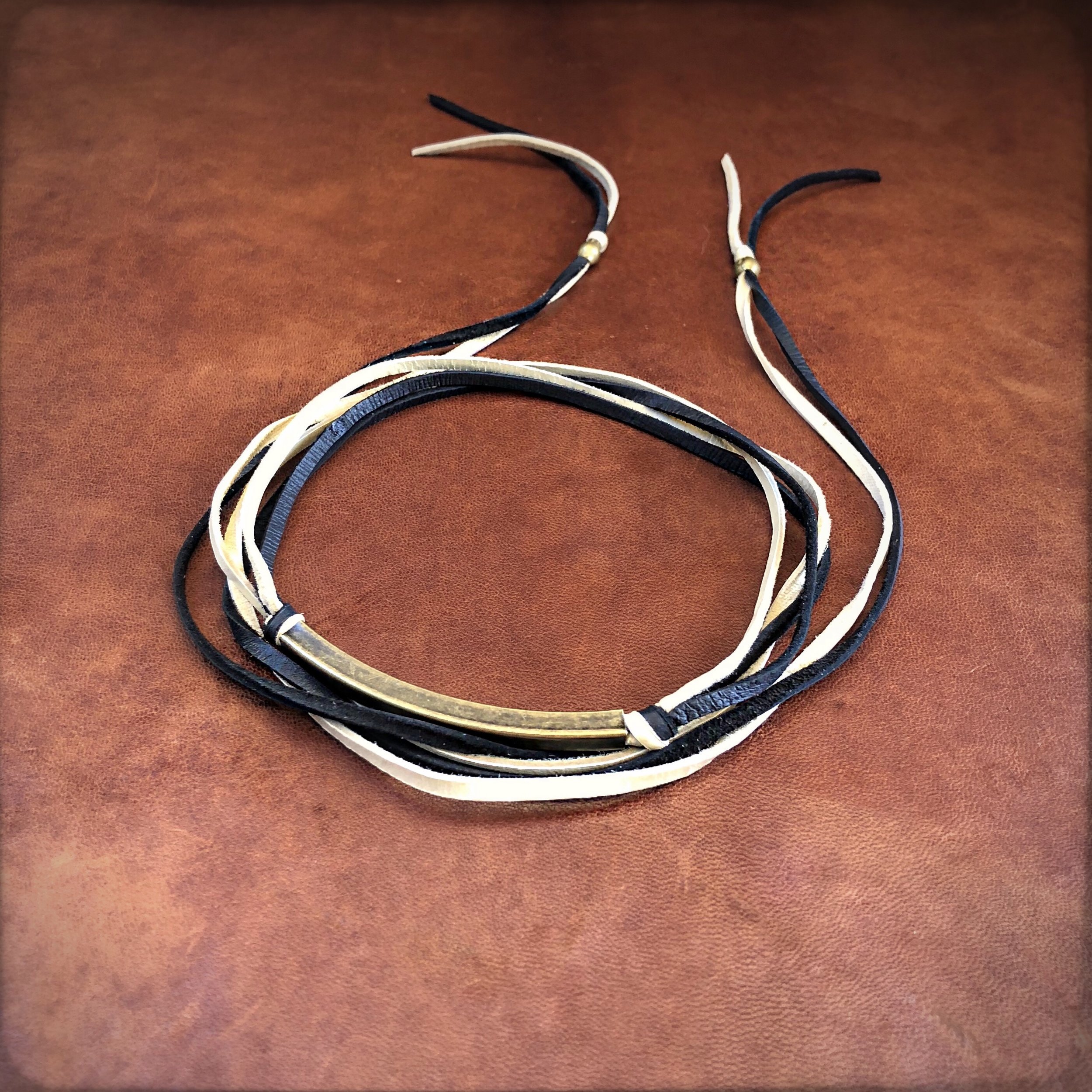 leather-wrap-choker-cream-black-01.jpg