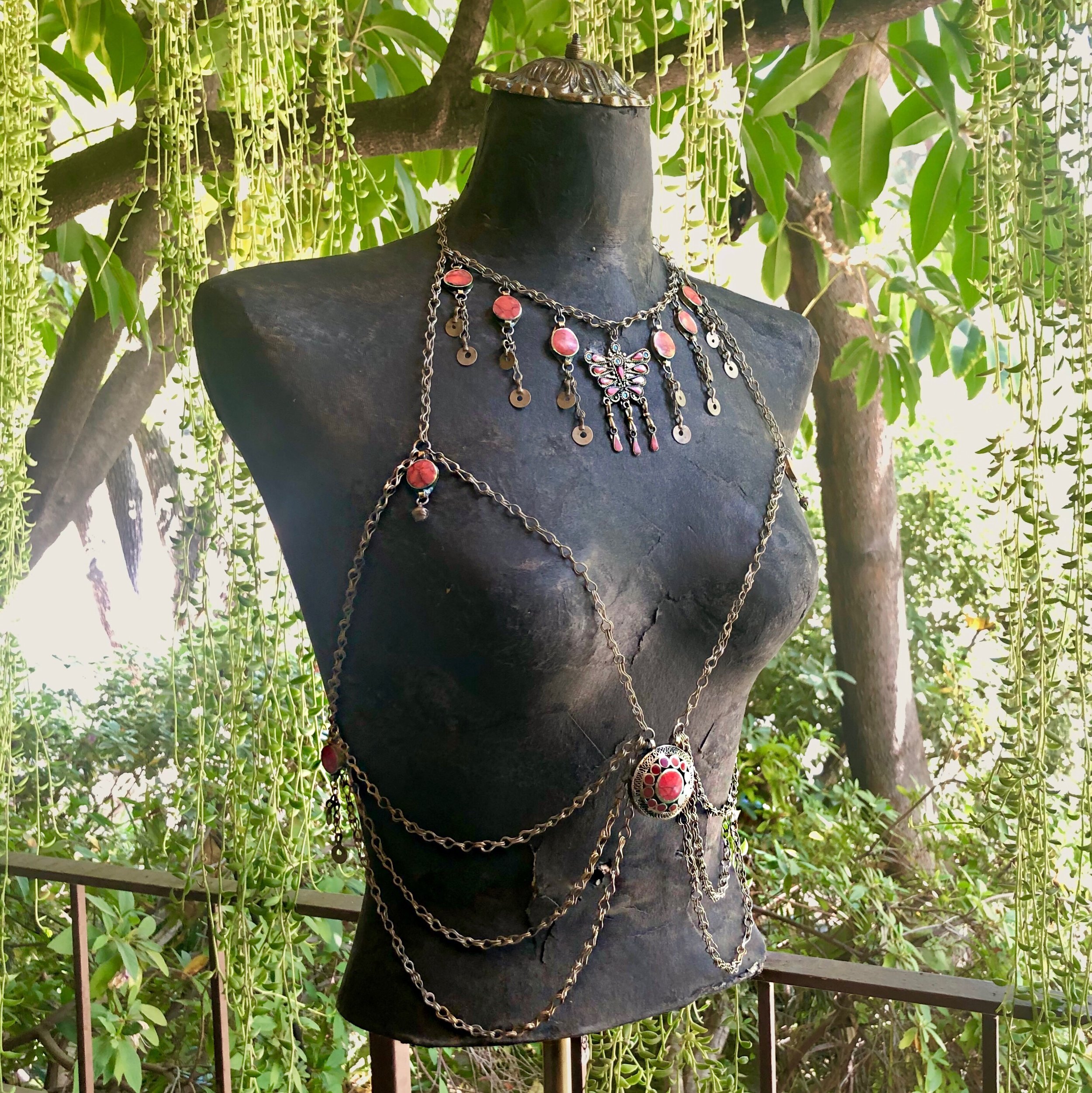 Sabina Body Chain 03.jpg