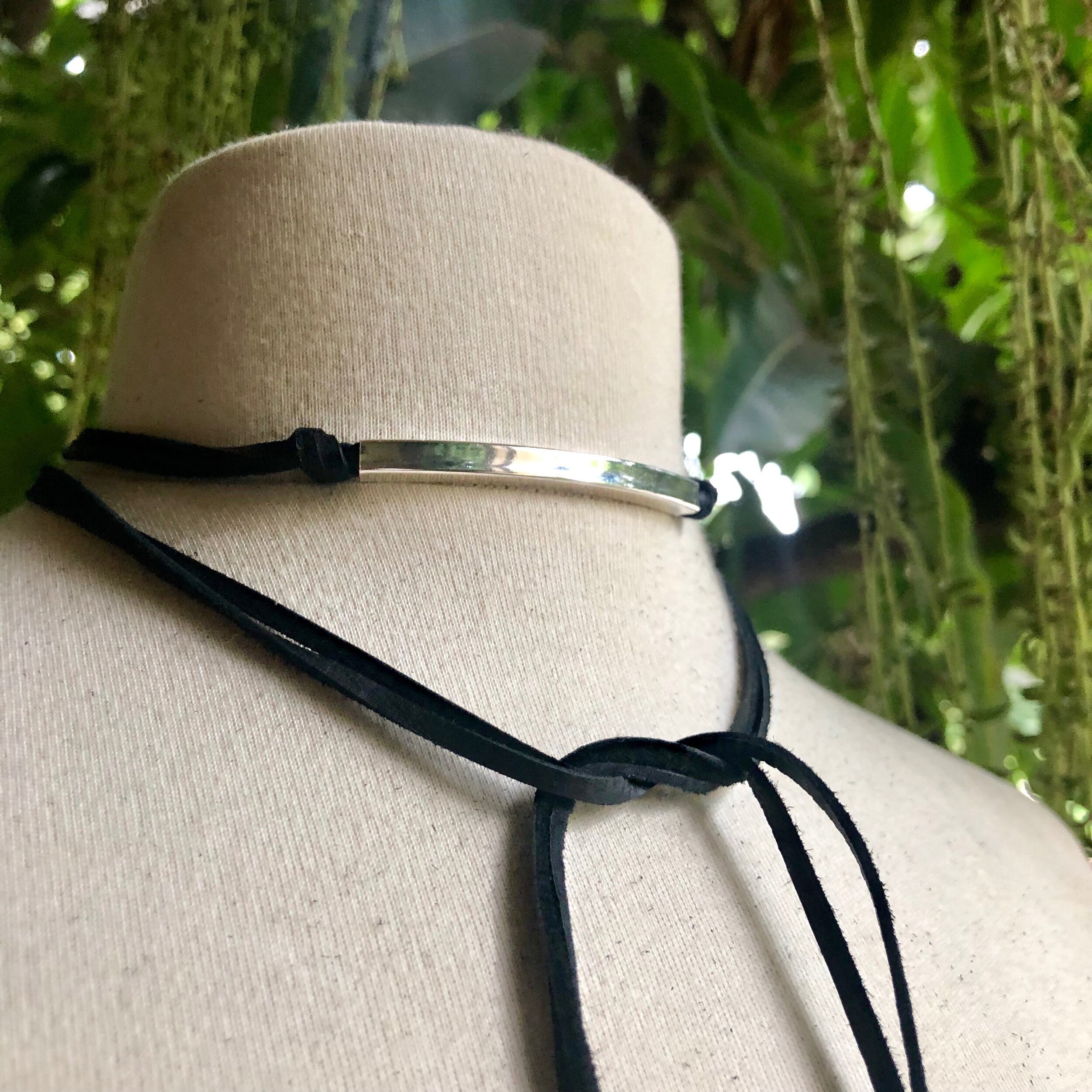 leather-wrap-choker-black-silver-04.jpg
