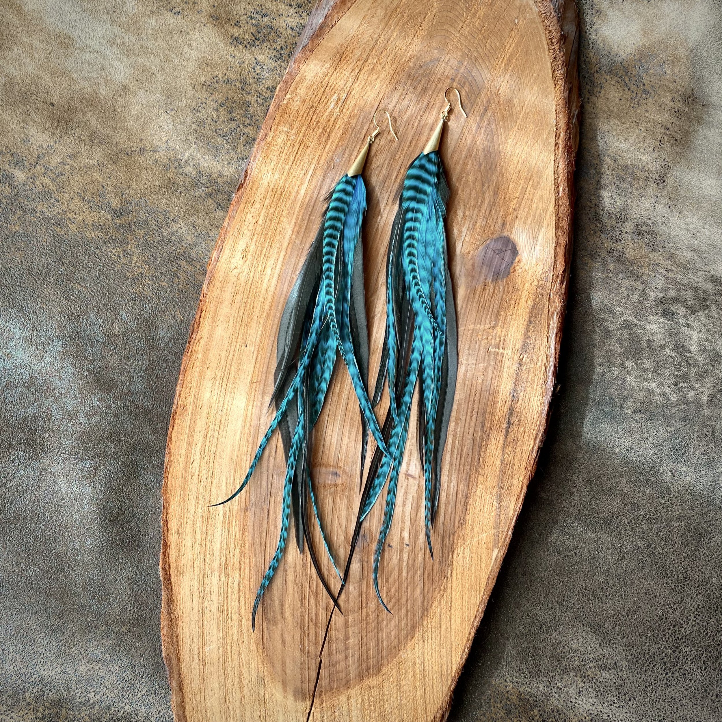 cone-feather-earrings-turquoise-grizzly-02.jpg