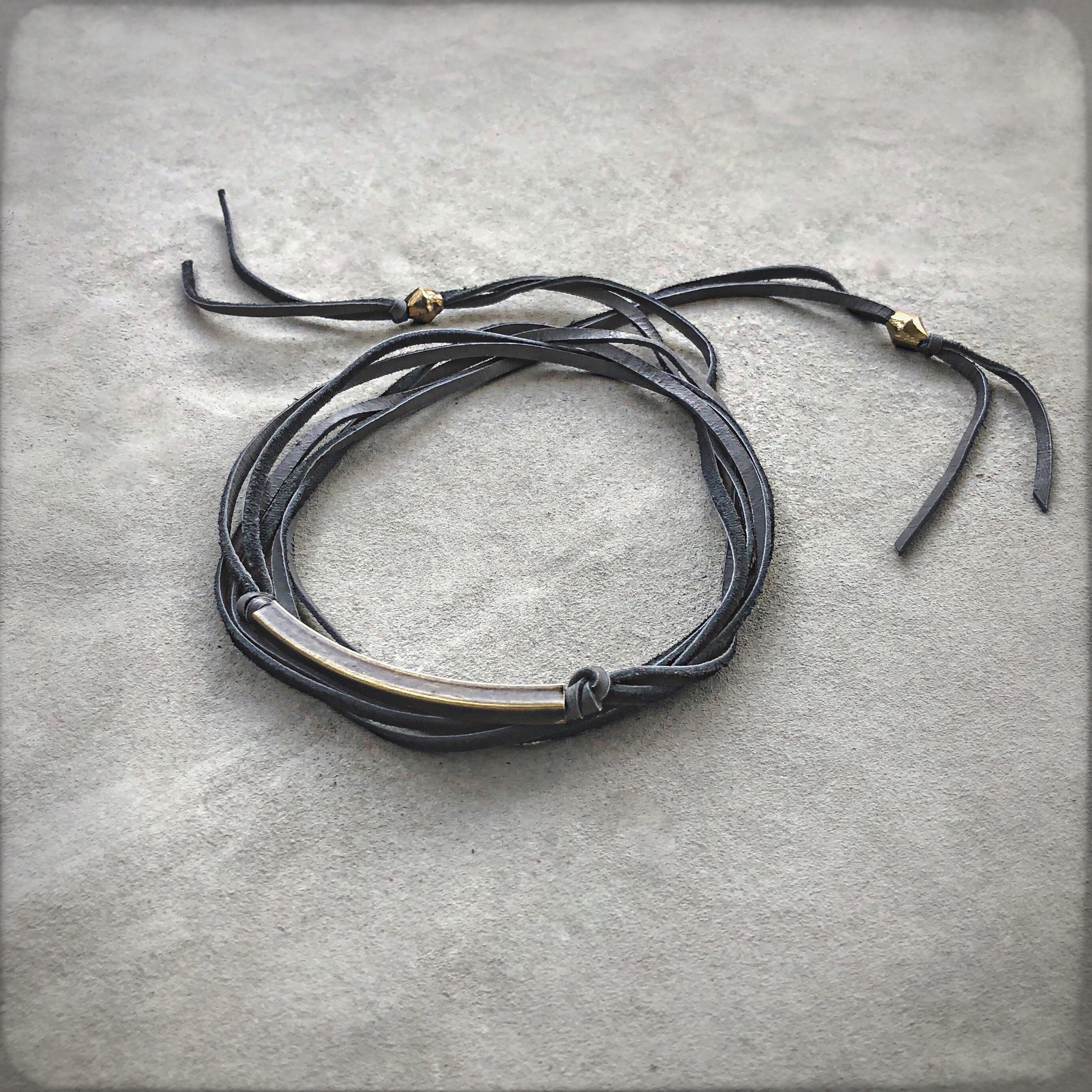 leather-wrap-choker-charcoal-brass-01.jpg