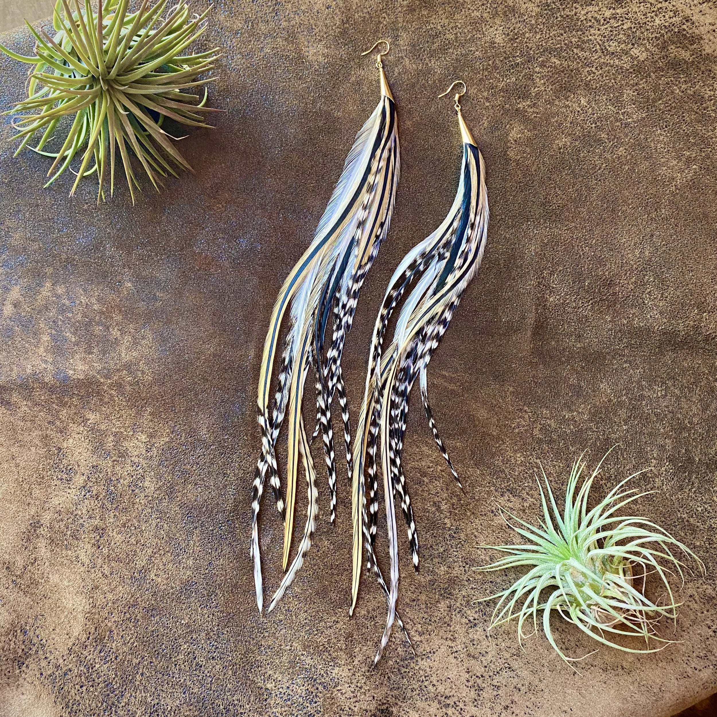 cone-feather-earrings-golden-black-grizzly-01.jpg