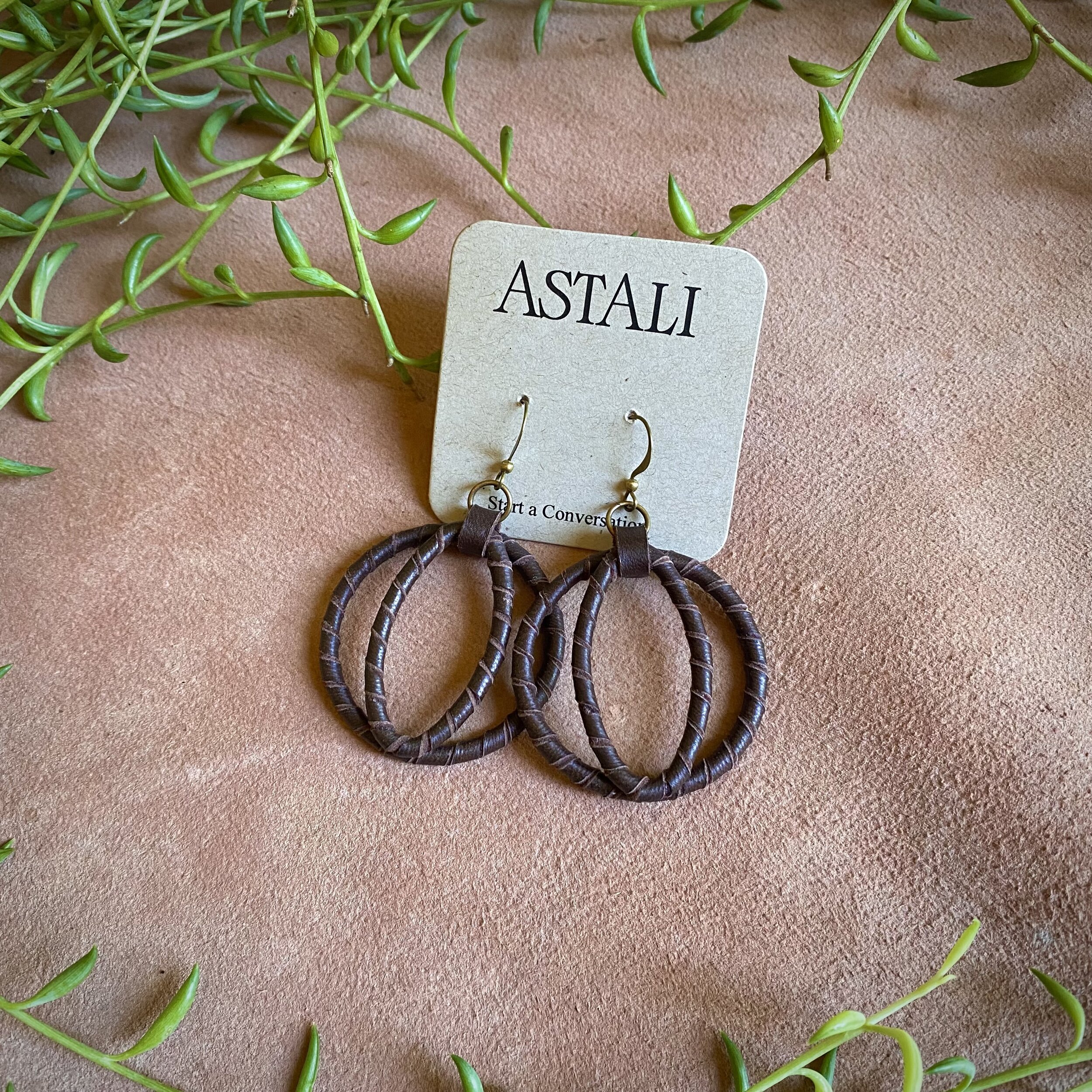 cat-eye-earrings-chocolate-07.jpg