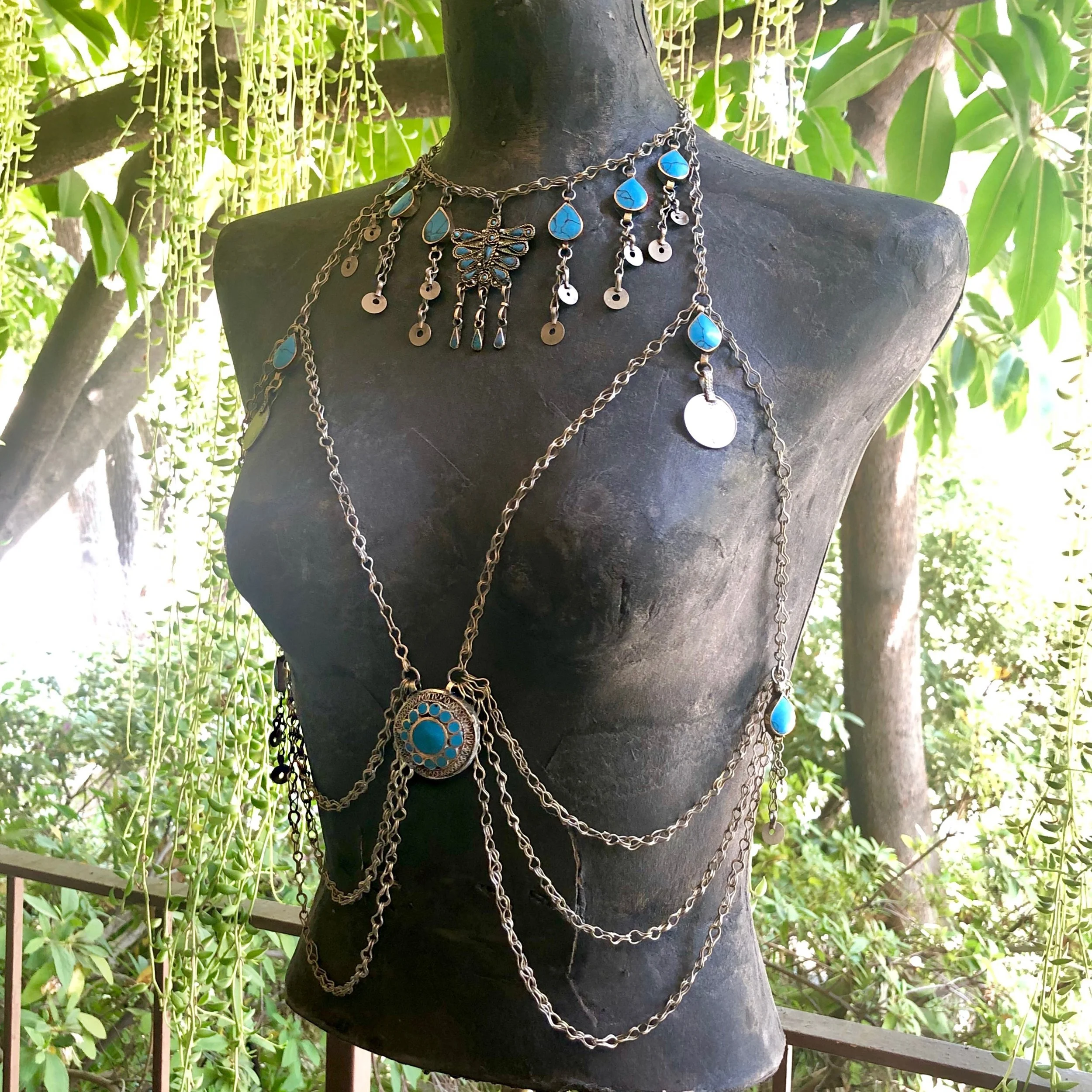 Lilliya Body Chain 01.jpg