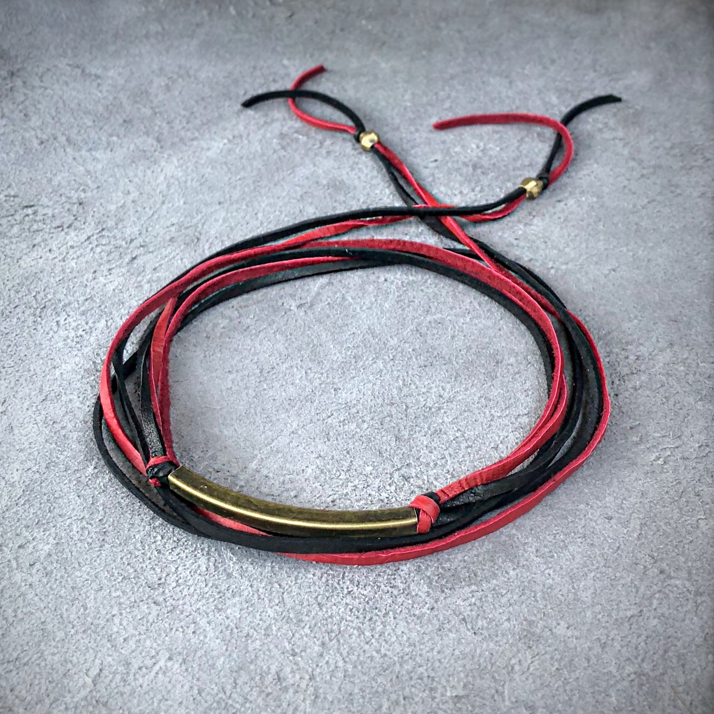 leather-wrap-choker-red-black-01.jpg