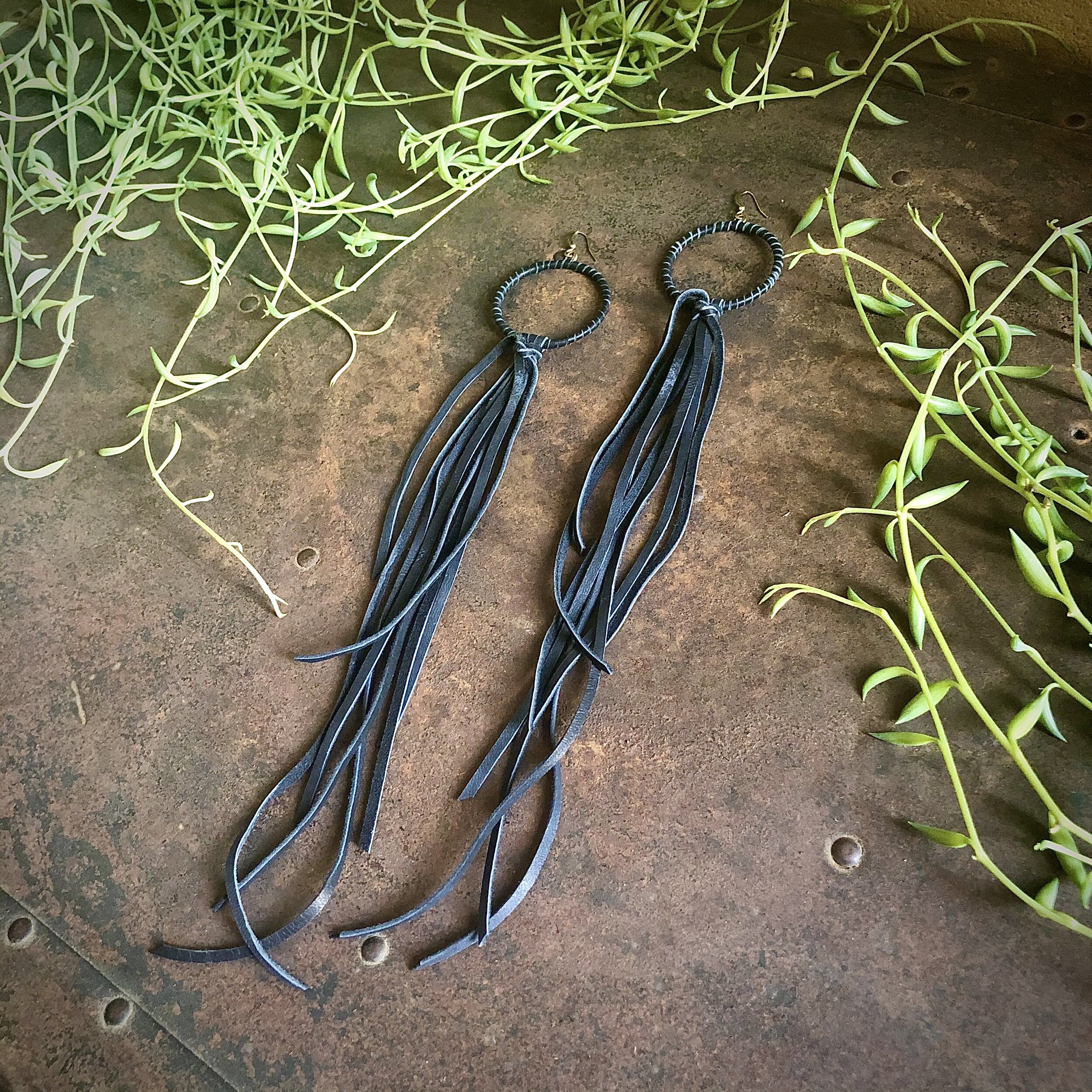 hoop-tassel-earrings-black-04.jpg