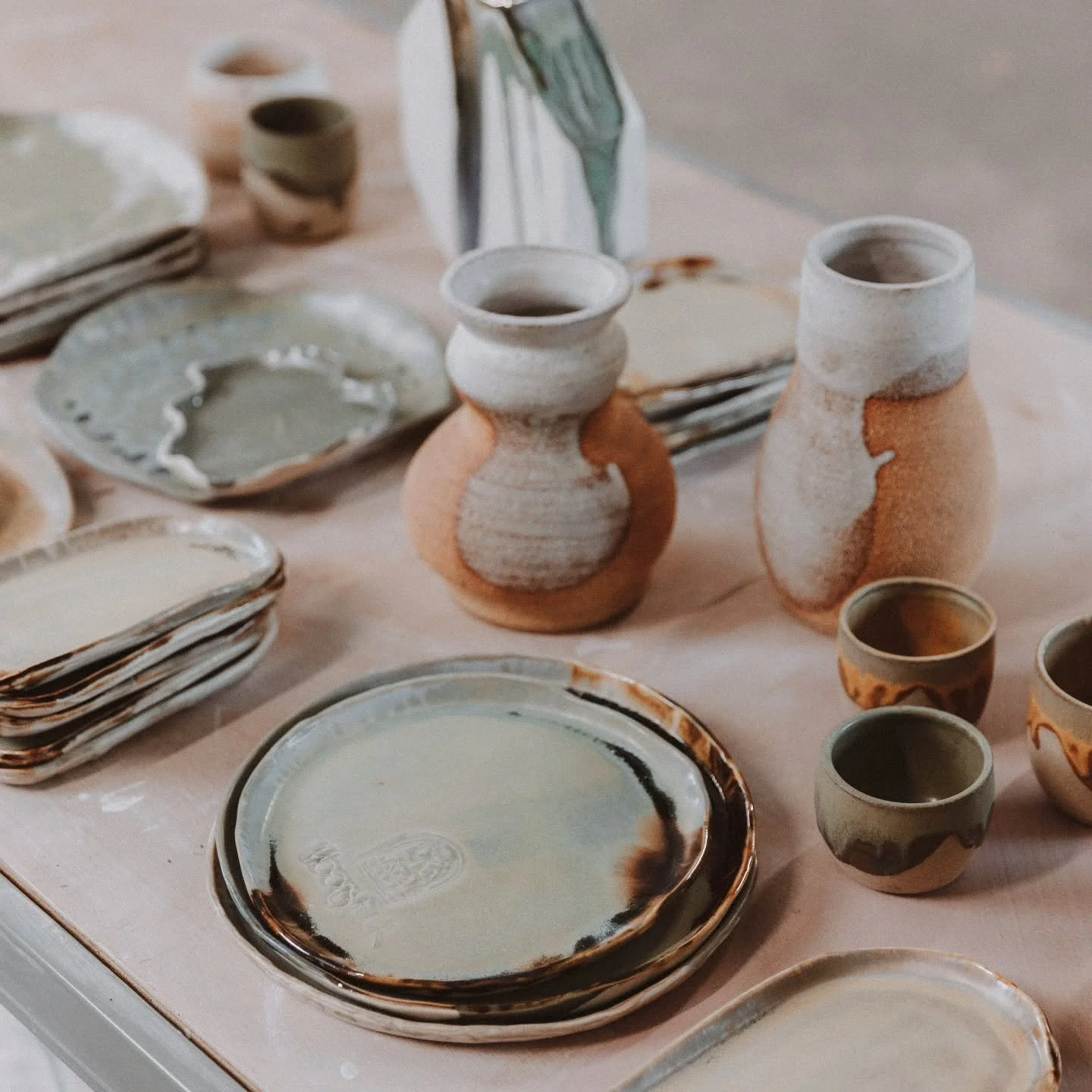Weekend wonder...... Craving the mess and magik of mud.

#pottery #clay #create #ceremony #lostinthemud #presentmoment #bliss #heartgasm