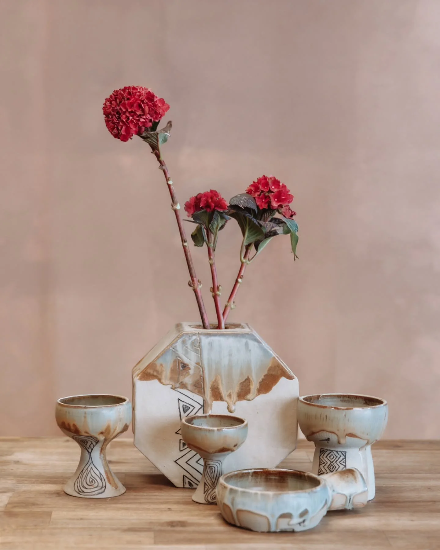 ✨ZENA✨ 'The ceremony collection'

🌿 The Power of Ceremony 🌿

In our fast, chaotic world, many of us have lost touch with ritual, the sacred pauses that ground us, mark transitions, and invite healing. Ceremony connects us to nature, to each other, 