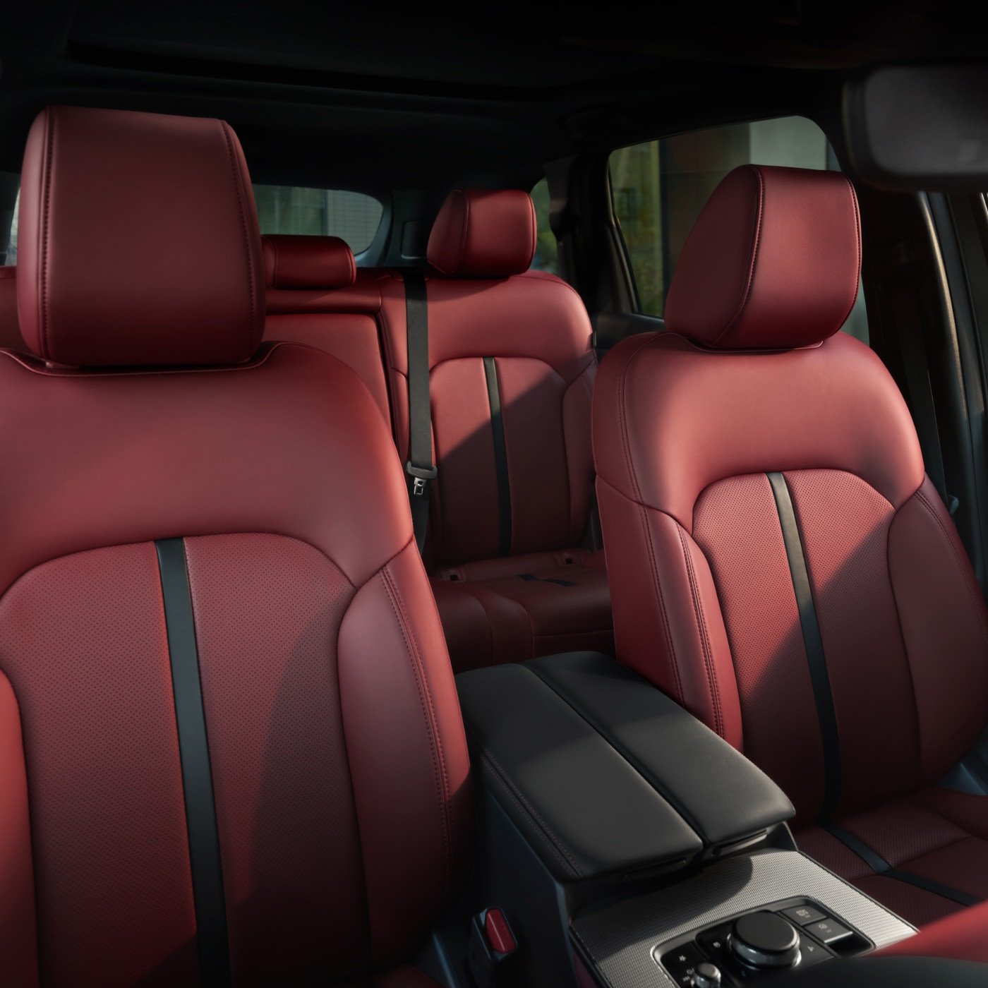 maz15441_cx-70-two-spacious-rows-1400x1400px_m.jpeg