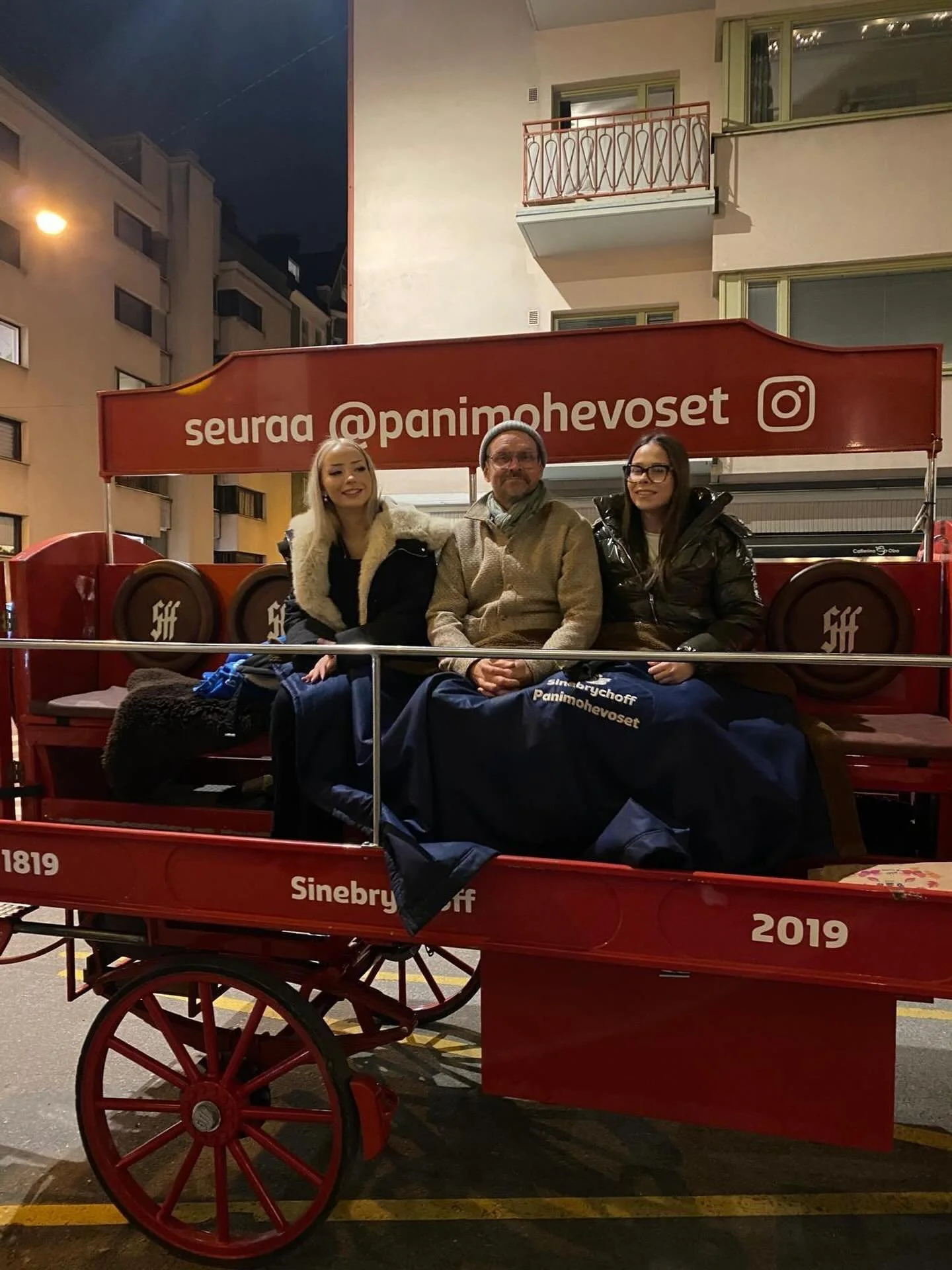 🏇 Marraskuun viimeisen&auml; sunnuntaina 

  30.11 kotiruokina:

🍋 SITRUUNAINEN SCAMPIPASTA

🧅 LAMMAS-KAALILAATIKKO

Kotiruoat tarjolla klo 14-&gt;, TERVETULOA 🥰

#sunnuntailounas #heleats #eatinhelsinki #koirayst&auml;v&auml;llinenkahvila #koira