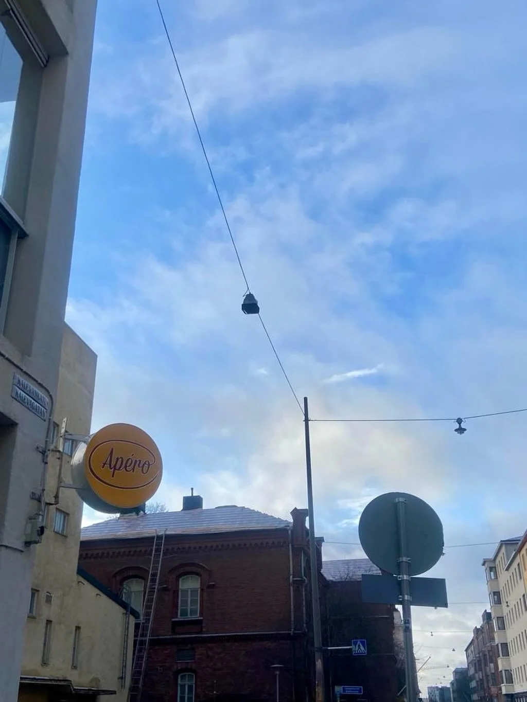 ☀️ Kotiruokina sunnuntaina 8.2 :

* KARITSAN POTKA, juuresmuusia

* SCAMPIRISOTTOA

Kotiruoka tarjolla klo 14-, tervetuloa 🥰

❗️ Varmistakaa annoksenne tekem&auml;ll&auml; varaus 😉

📞 045 1224884

#sunnuntailounas #helsinkiwinebar #koirayst&auml;v