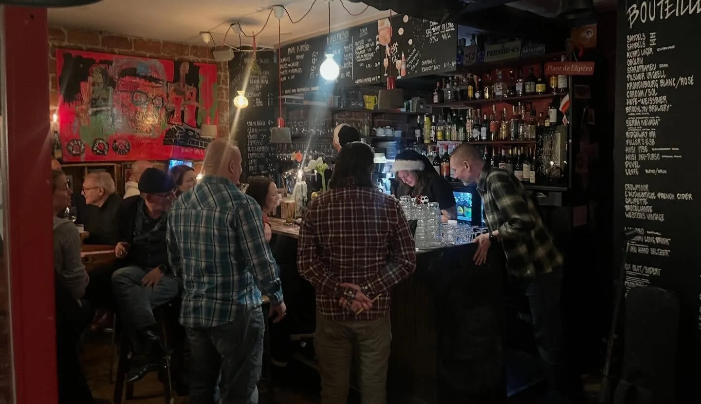 🟥🟩🟨🟧🟪🟦🟧🟨🟩🟥

SUNNUNTAIN 25.1 KOTIRUOKINA:

🧅 LEMPE&Auml; POSSU-JUURESPATA 🥕

🍆 MELANZANE PARMIGIANA 🍅

Kotiruoat tarjolla klo 14 ->, tervetuloa 😍

#sunnuntailounas #helsinkiwinebar #koirayst&auml;v&auml;llinenravintola #aperohelsinki