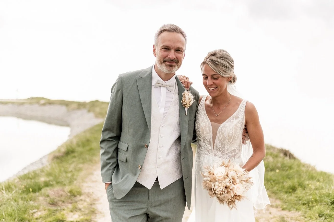 Truly. Madly. Deeply.❤️&zwj;🔥

So besonders und einzigartig wie die beiden Menschen hier sind, so besonders und einzigartig war es auch f&uuml;r mich, @franzirfl1606 &amp; @chris.lehne kennenzulernen ihre Geschichte zu erz&auml;hlen 🥰

Einfach, wei