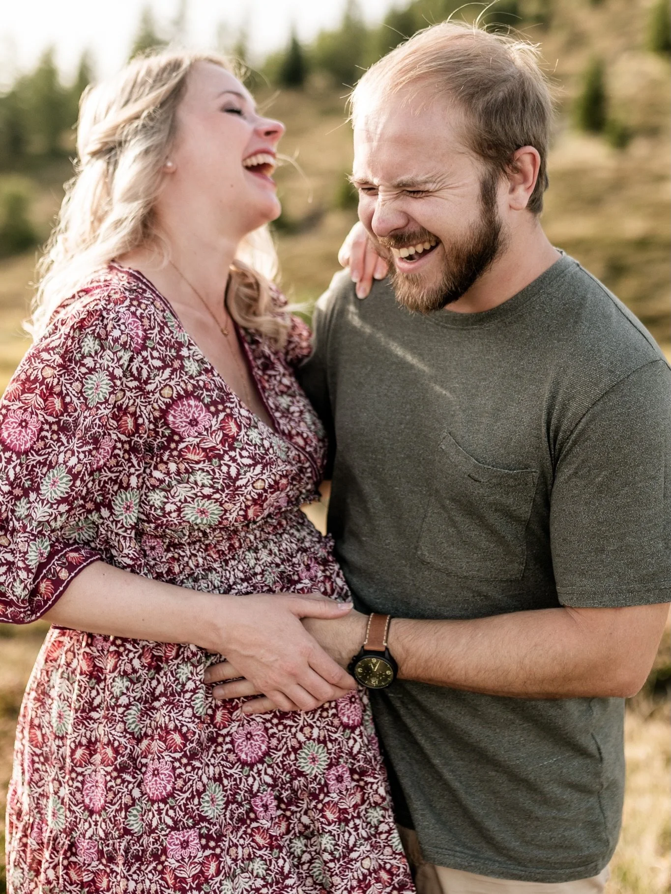 Natur pur, echte Gef&uuml;hle und Liebe, die Sichtbar wurde ❤️🌿☀️
Bei meinen Shootings gibt es oft kein &bdquo;Bitte in die Kamera lachen&ldquo;&hellip; 
Stattdessen liebe ich es, pure Nat&uuml;rlichkeit und Echtheit, Momente die einfach so entstand
