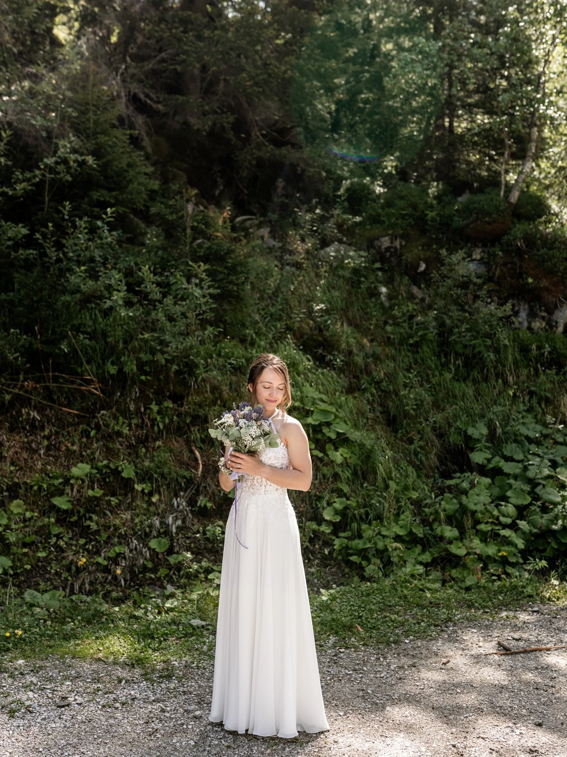 Einfach. Sch&ouml;n. 🤍

#purelove 
#realwedding 
#hochzeitamberg
#hochzeitsfotografzillertal

Braut: @koenig_alexandra 
Brautkleid: @steinecker.wedding 
Styling: @juul.s_makeupartist 
Location: @grawandhuette