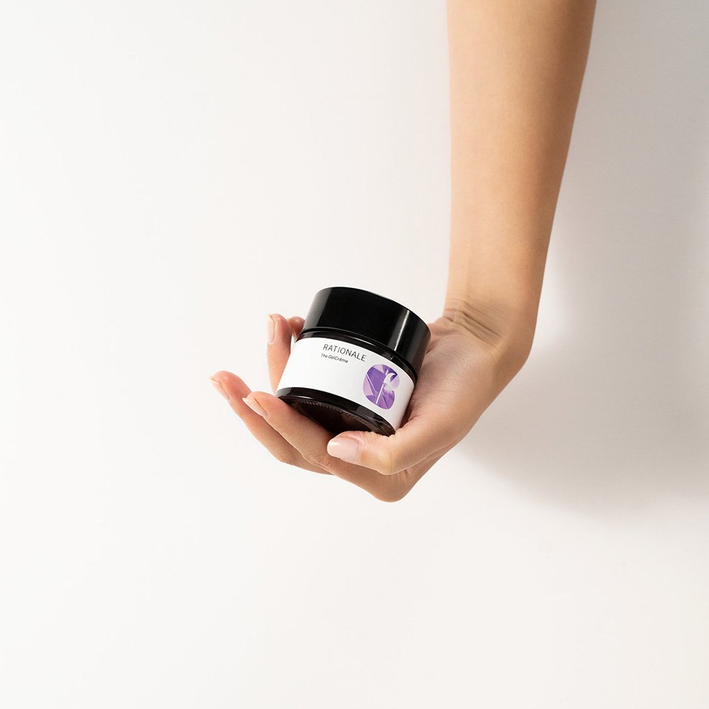 6-GELCREME-InHand.jpg