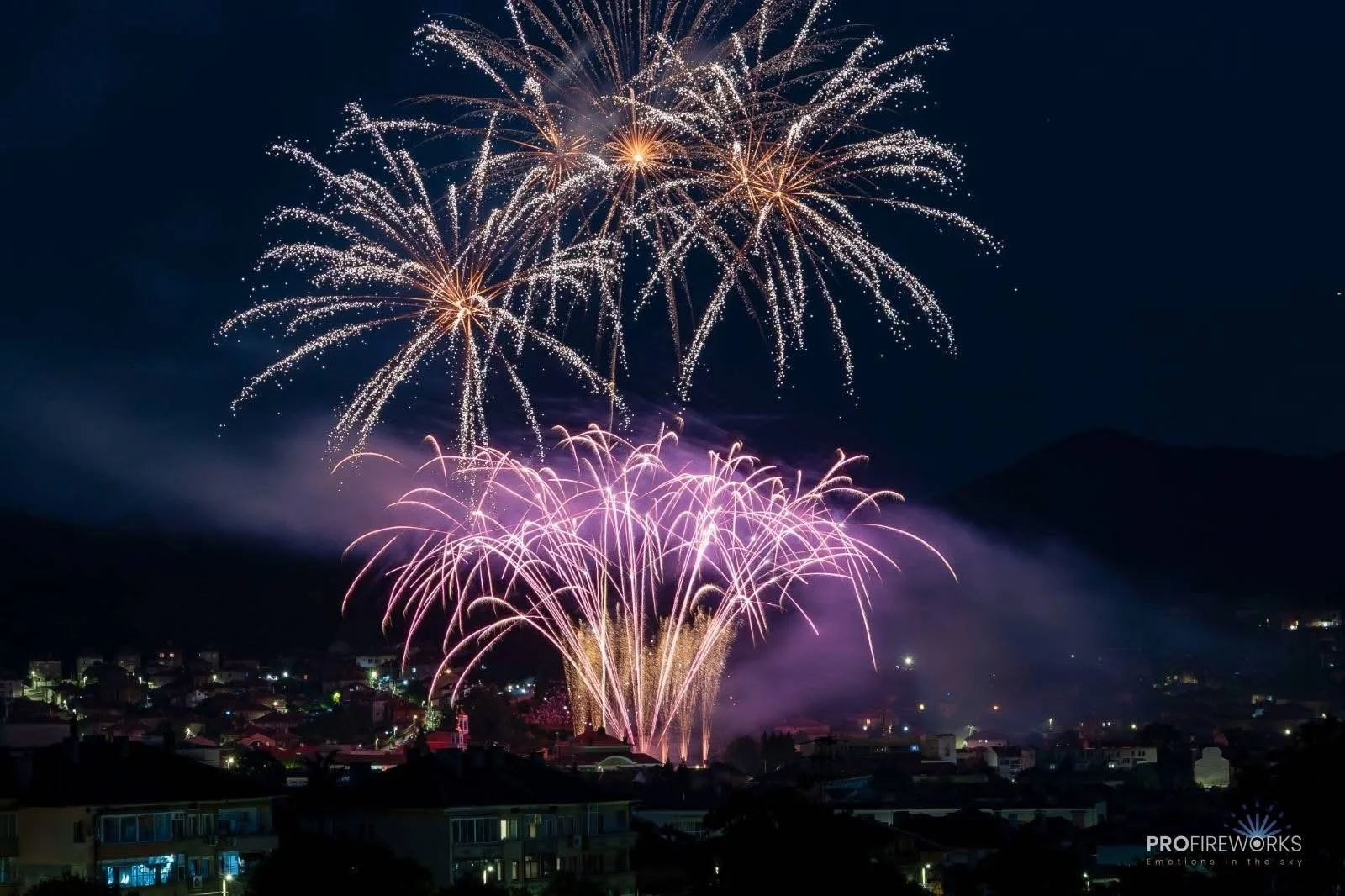 Pro Fireworks – spectacol de artificii.jpg