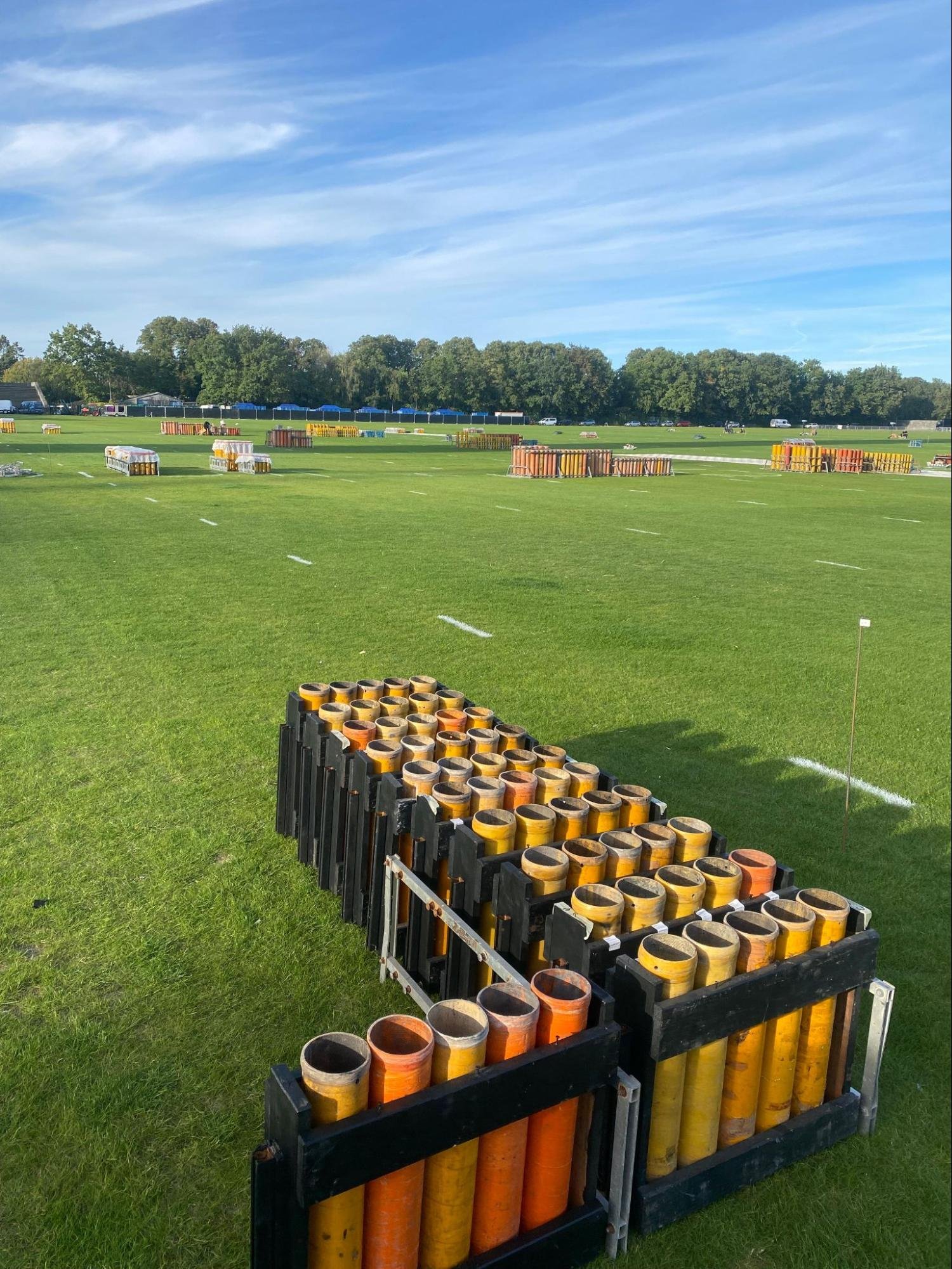 montarea produselor la sol pentru show-ul Pro Fireworks la Pyronale 2026.jpg