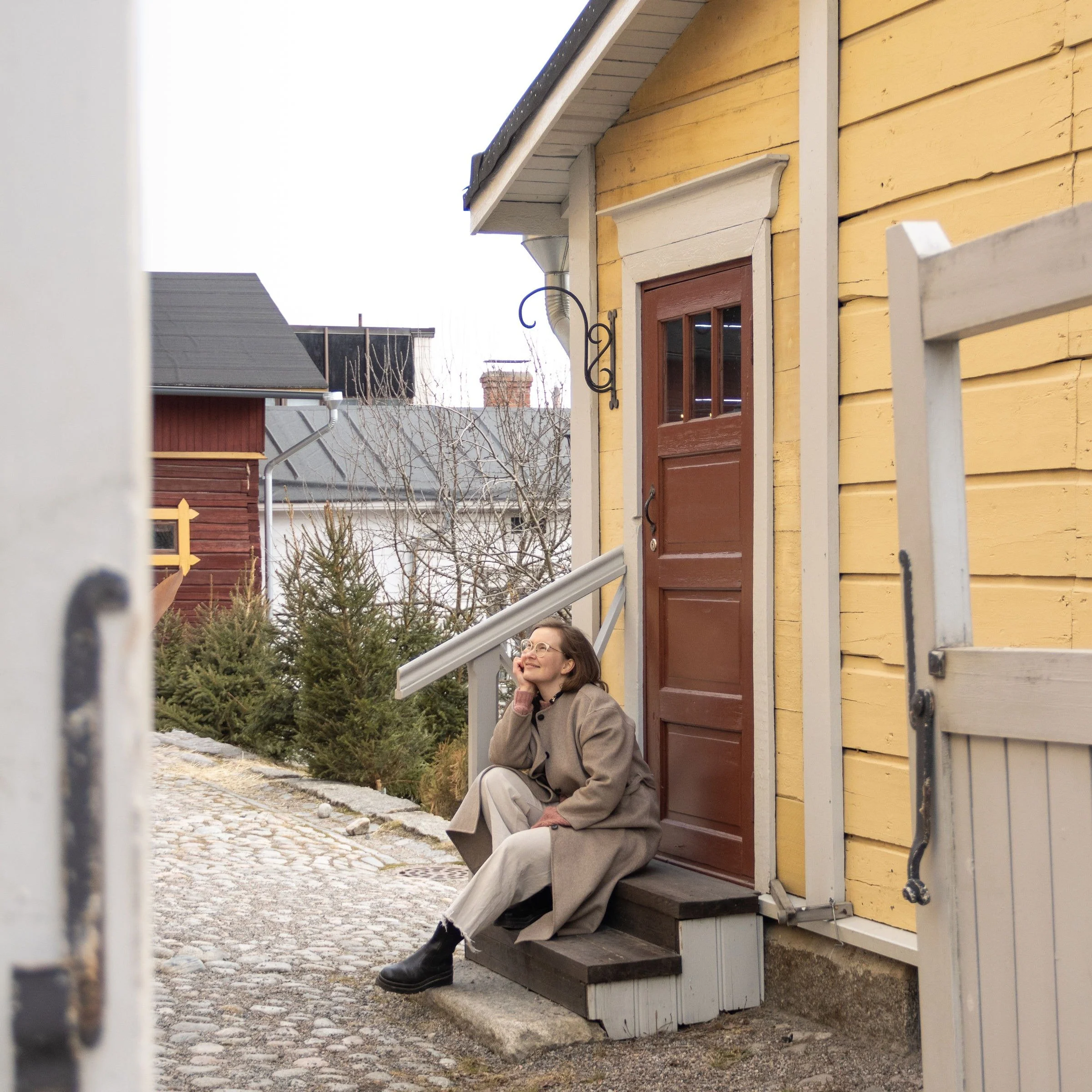 Miten tehd&auml;&auml;n kuuntelevaa arkkitehtuuria?

Ensin on ymm&auml;rrett&auml;v&auml;, miten ihmiset el&auml;v&auml;t; millaisista rytmeist&auml; heid&auml;n p&auml;iv&auml;ns&auml; rakentuvat, miss&auml; kohdin koti kokoaa yhteen ja miss&auml; a