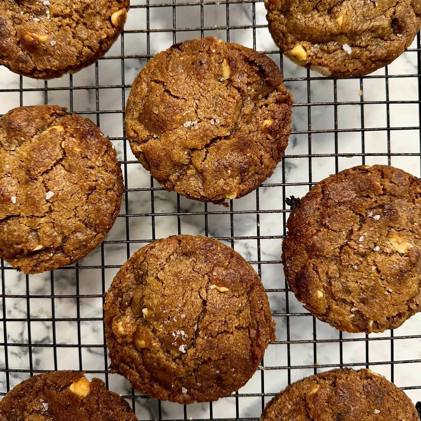 My goodness these cookies! Chocolate chunk and hazelnut, literally my favourite combination. Cooked using dark brown sugar so they&rsquo;ve got a deep molasses flavour and topped with some sea salt. Delicious! 🍪 

#cookies #cookiemonster #biscuits #