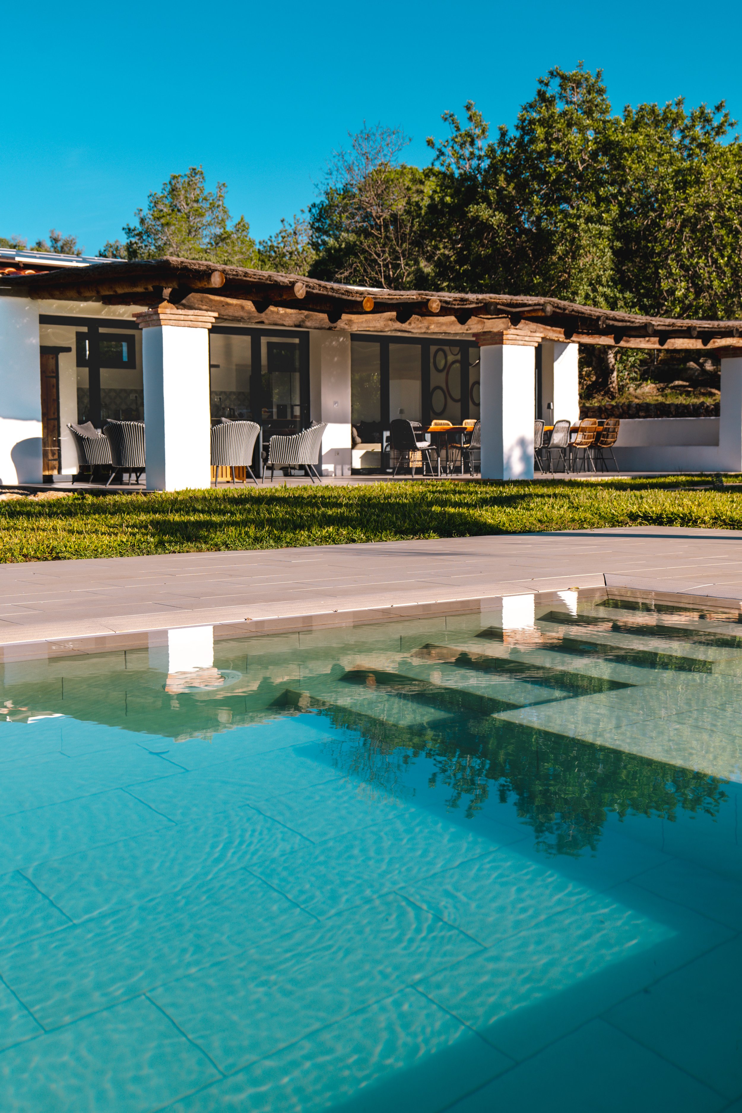 Dive into tranquility in our eco-friendly infinity pool. Surrounded by lush nature, it’s the perfect spot to cool off or unwind with breathtaking views.