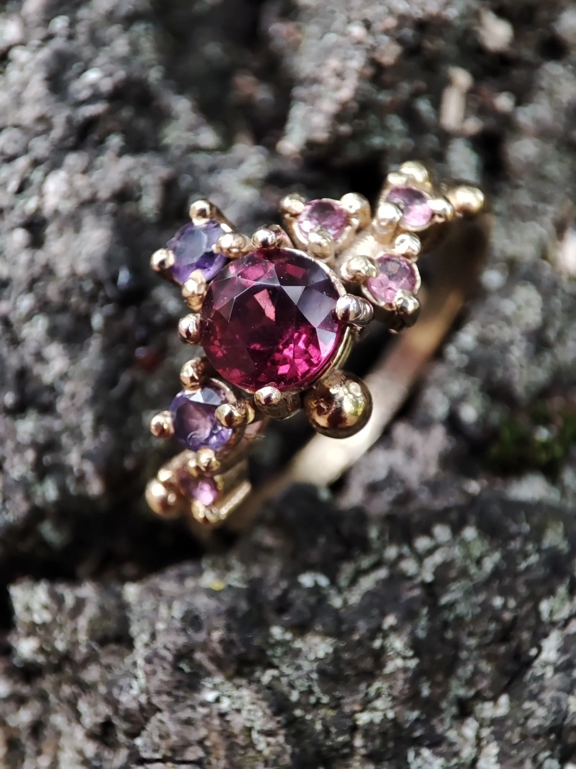 bague bonheur en or grenat et améthyste, bague de fiancailles 