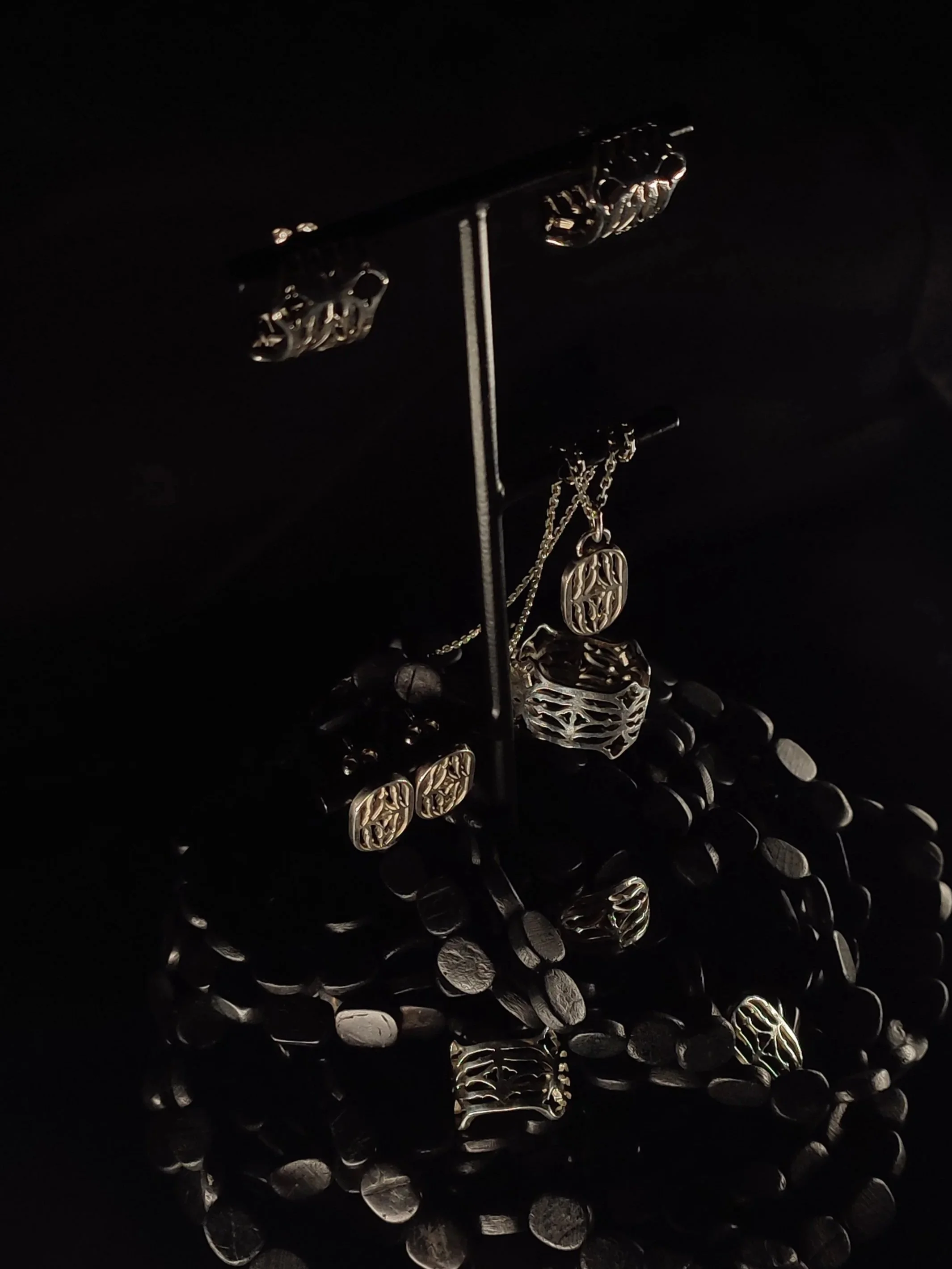 Présentation de toute la collection Cluny sur fond sombre