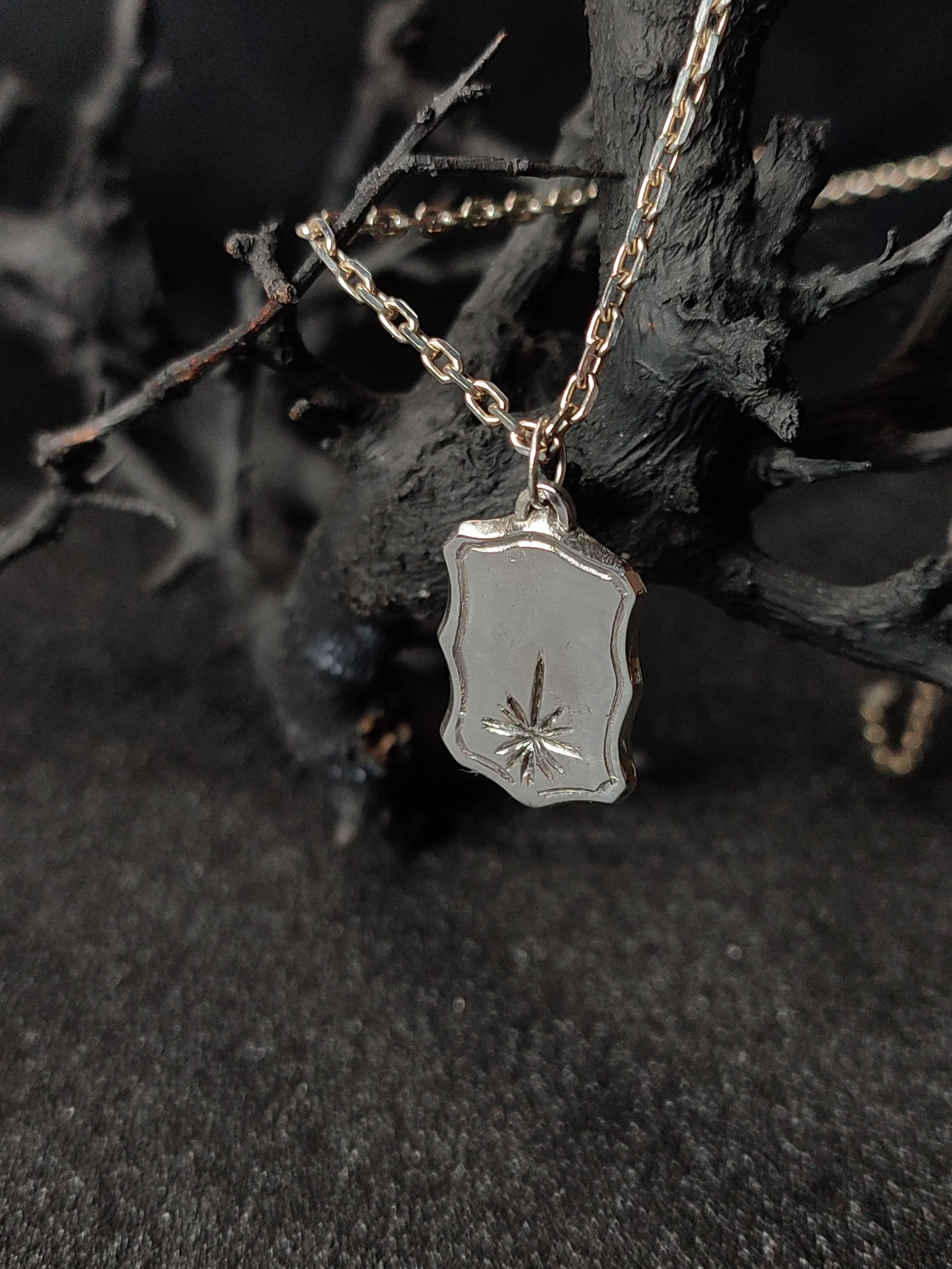 Pendentif étoile du soir, pendentif blason en argent, bijou de deuil, bijou de mémoire, bijou de souvenir.
