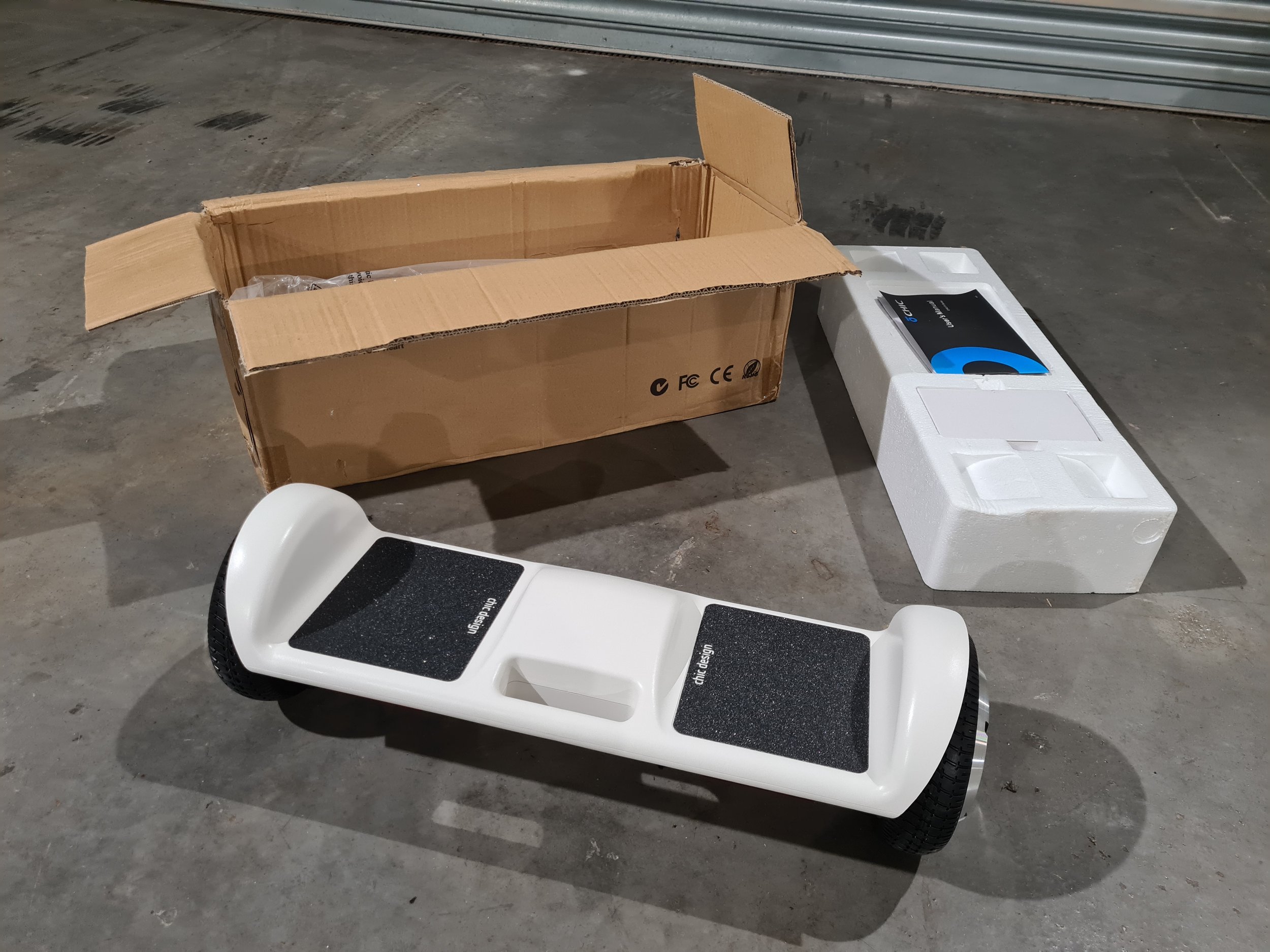 CHIC P103 Hoverboard With Carrying Handle