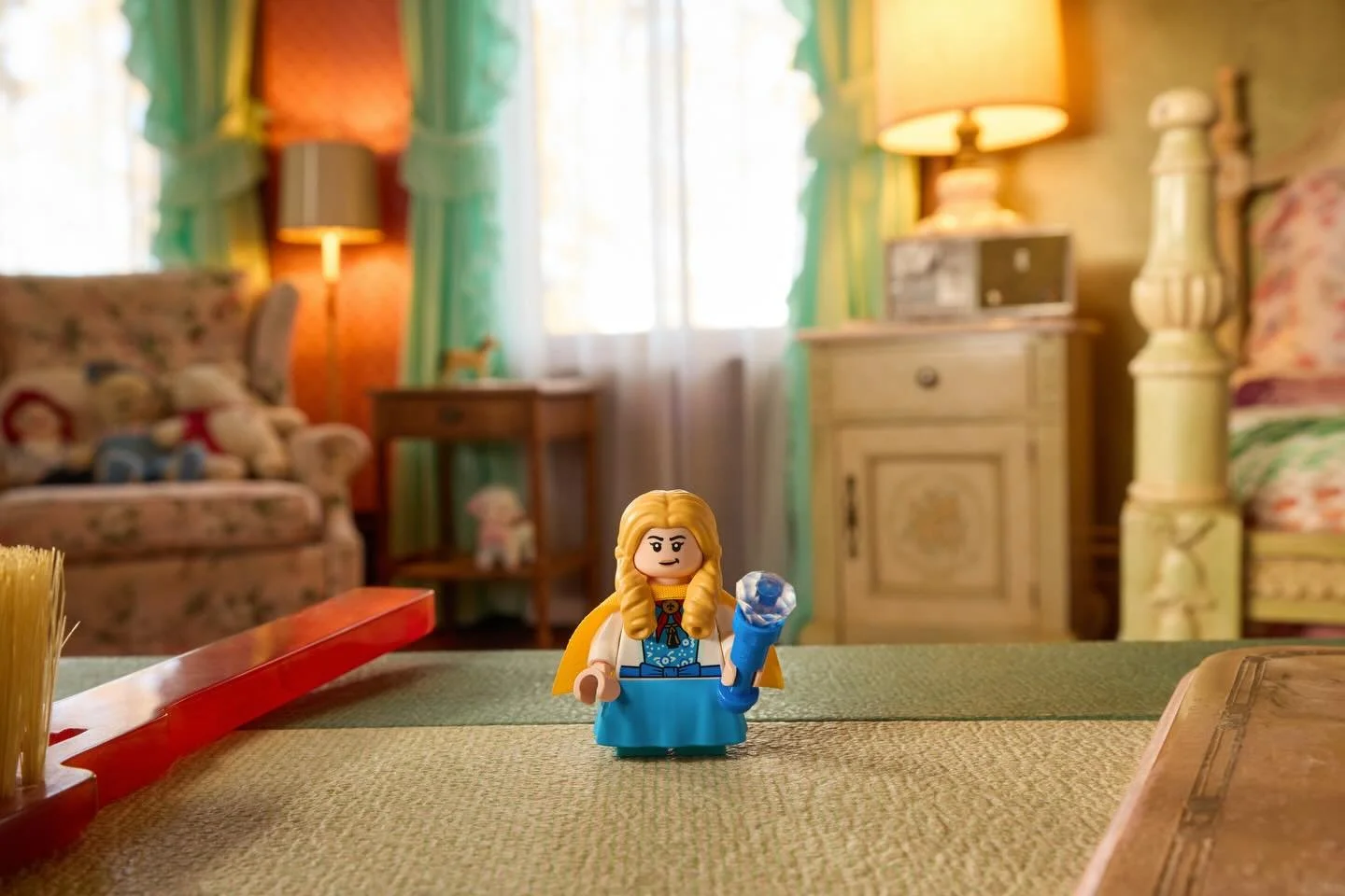 Last month, we drove up to Rome, GA to photograph a @lego @strangerthingstv Creel house in and around the actual Creel house! 🏠☎️🔦📺🍂 I went home inspired to finally build the Lego camera @twodovesinspirational got me for my birthday 2 years ago a