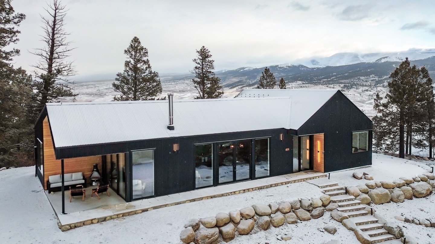 Breathtaking views meet thoughtful design and craftsmanship by  @shape_architect and @kipconstruction