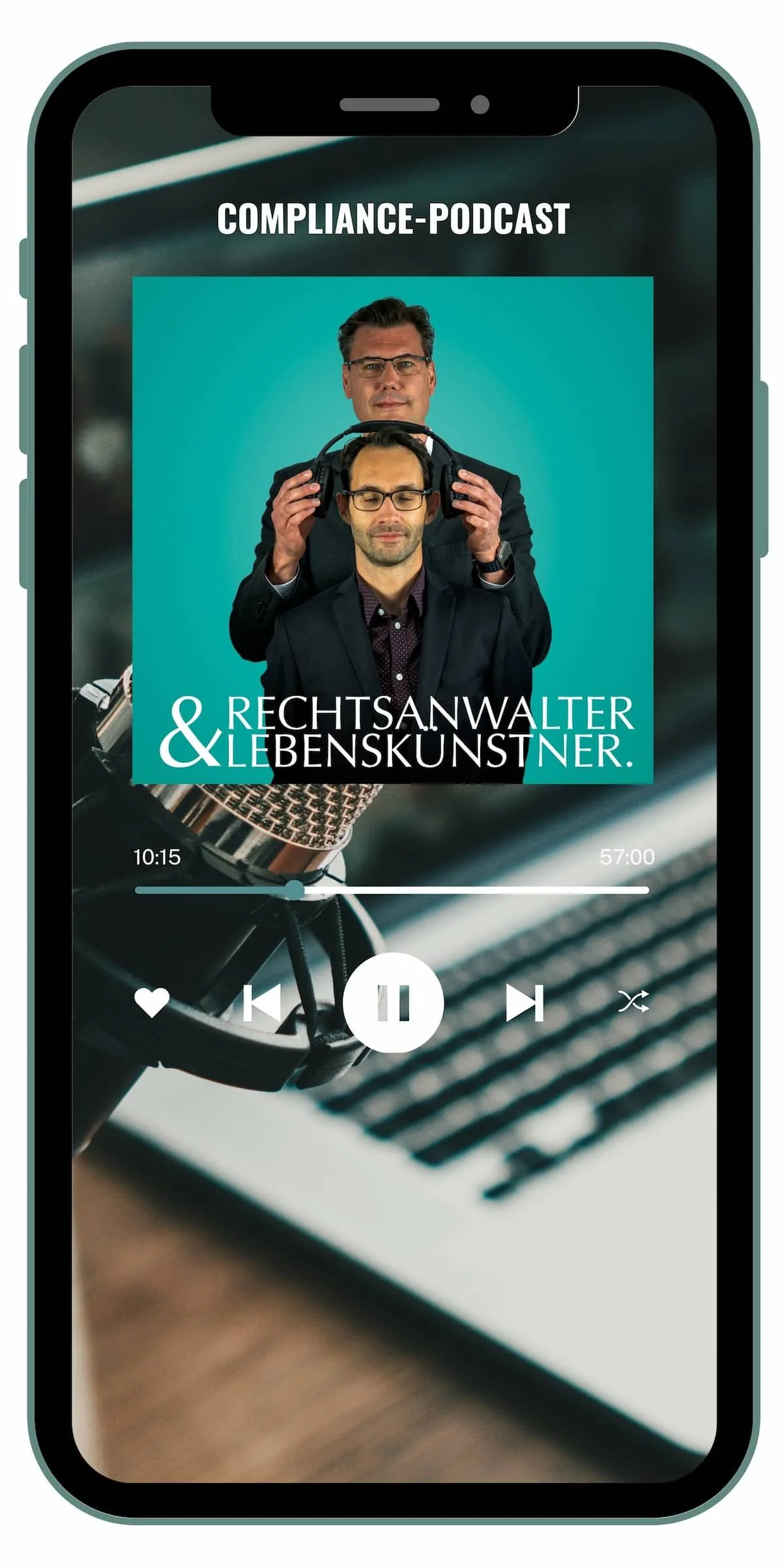Bild eines Smartphones mit einem Podcast-Logo, einem Mann mit Kopfhörern vor einem Laptop, daneben Text "Rechtsanwalter & Lebenskuenstner".