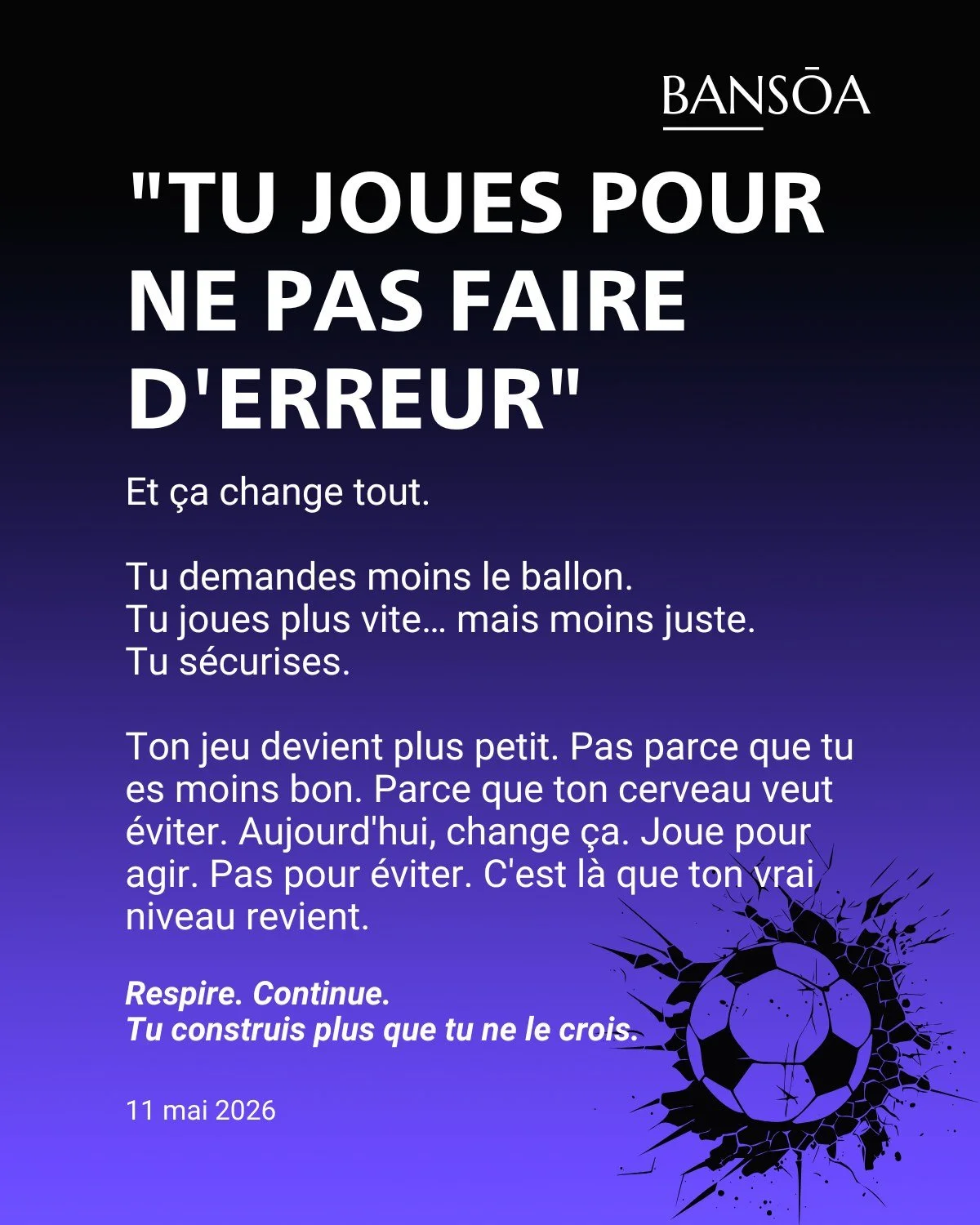 &ldquo;Tu joues pour ne pas faire d&rsquo;erreur&rdquo;

Et &ccedil;a change tout.

Tu demandes moins le ballon.
Tu joues plus vite&hellip; mais moins juste.
Tu s&eacute;curises.

Ton jeu devient plus petit.

Pas parce que tu es moins bon.

Parce que