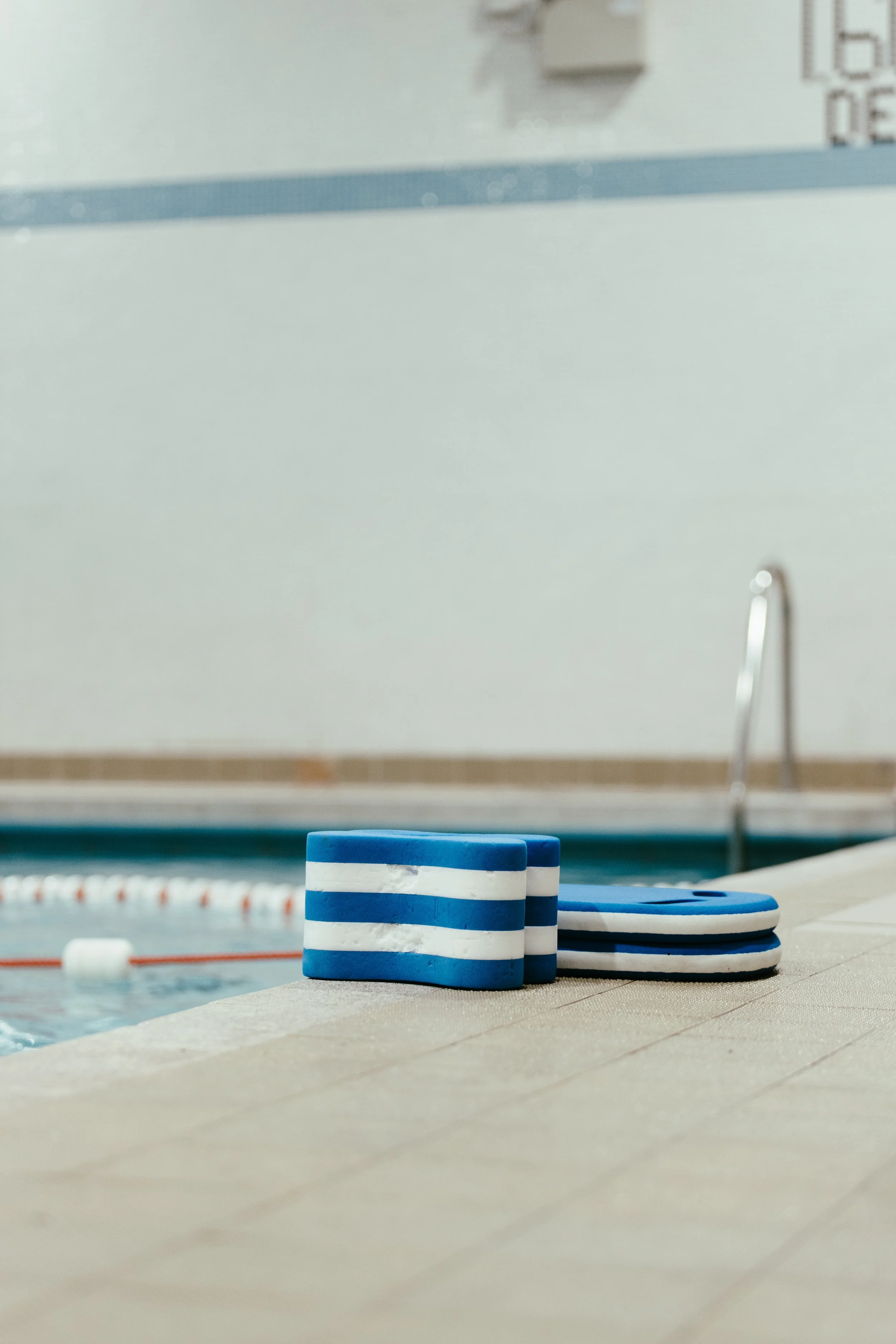 Choosing the Right Swimming Lessons in Brentwood: A Guide for Parents